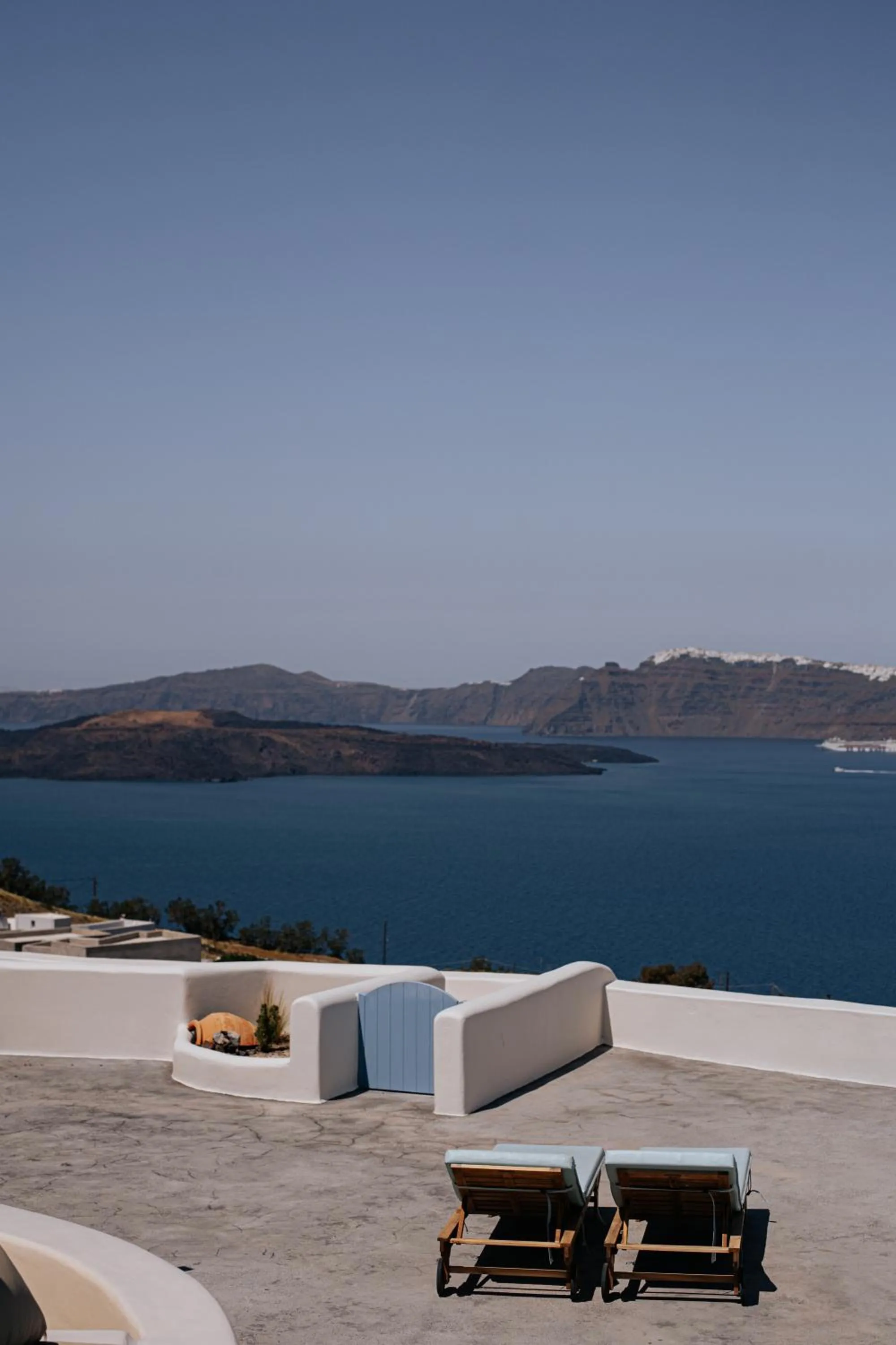 Akrorama private villas and suites