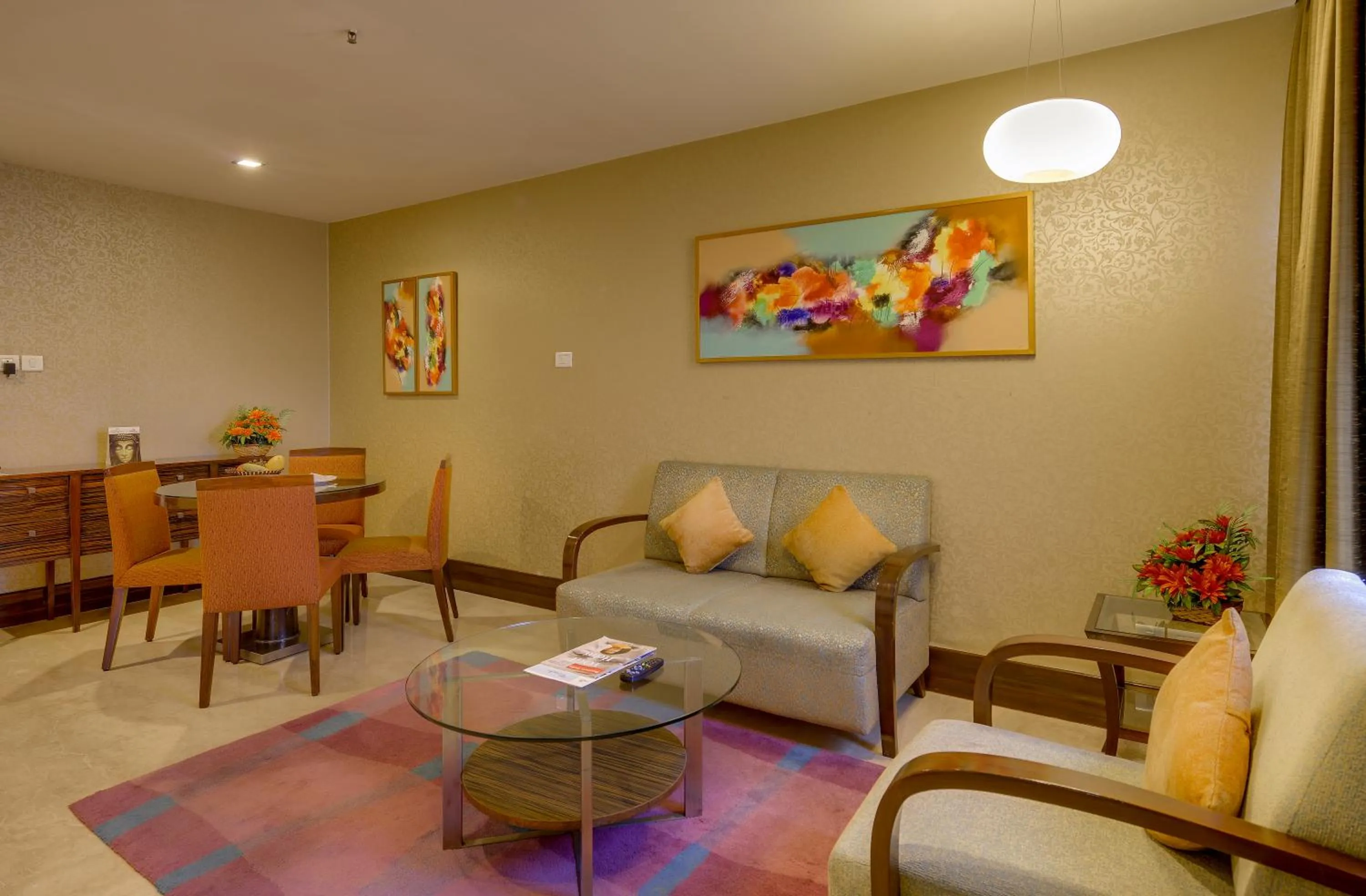 Restaurant/places to eat in Pride Hotel, Chennai