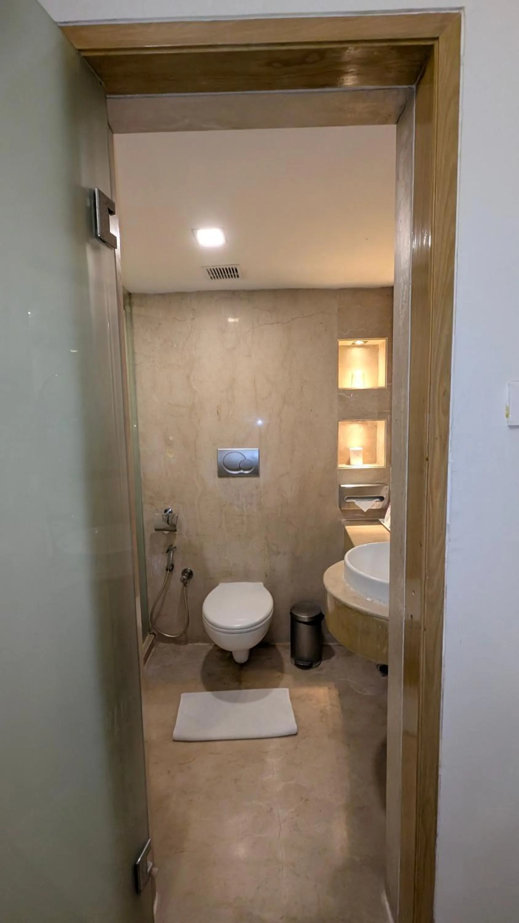 Toilet in Pride Hotel, Chennai