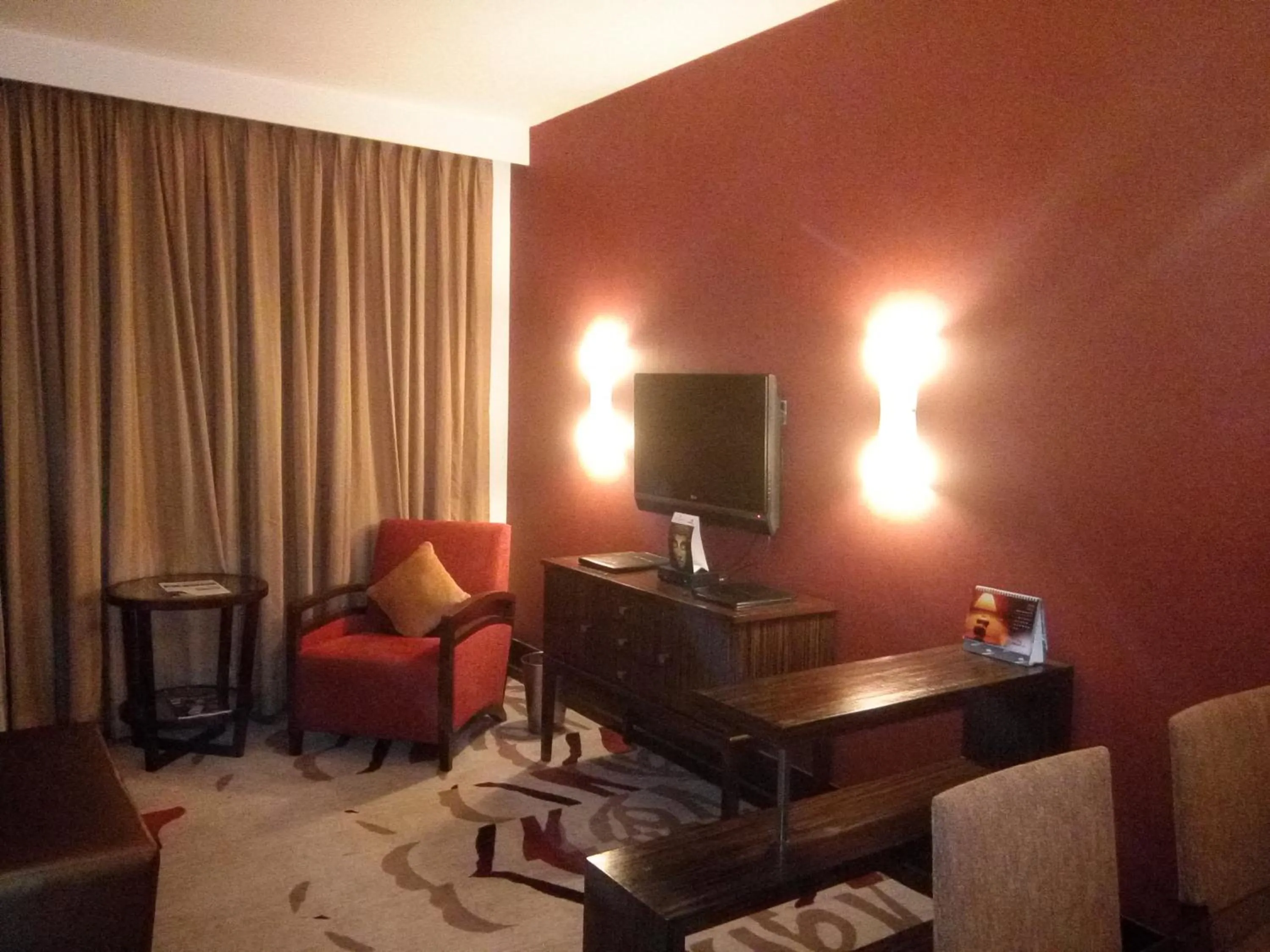 Living room in Pride Hotel, Chennai