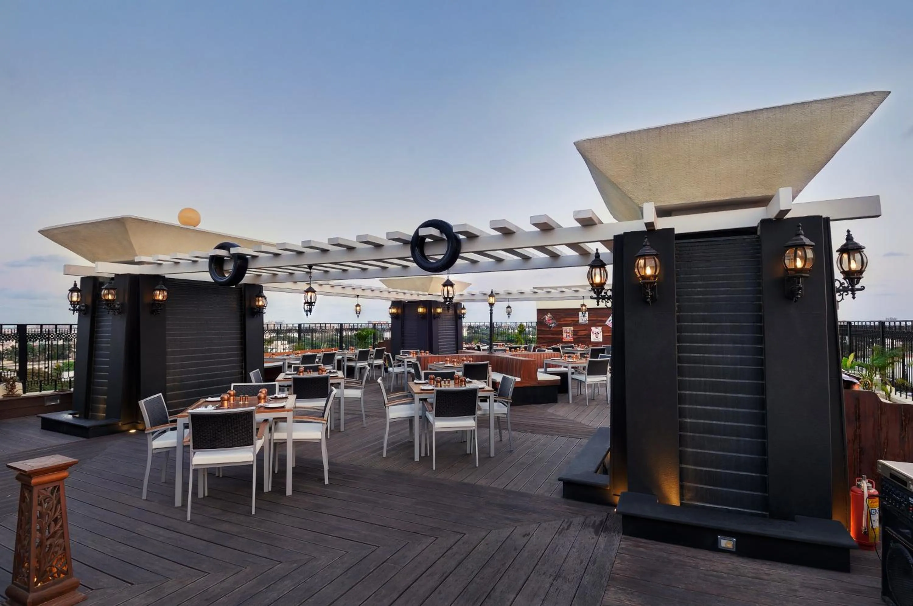 Restaurant/places to eat in Pride Hotel, Chennai