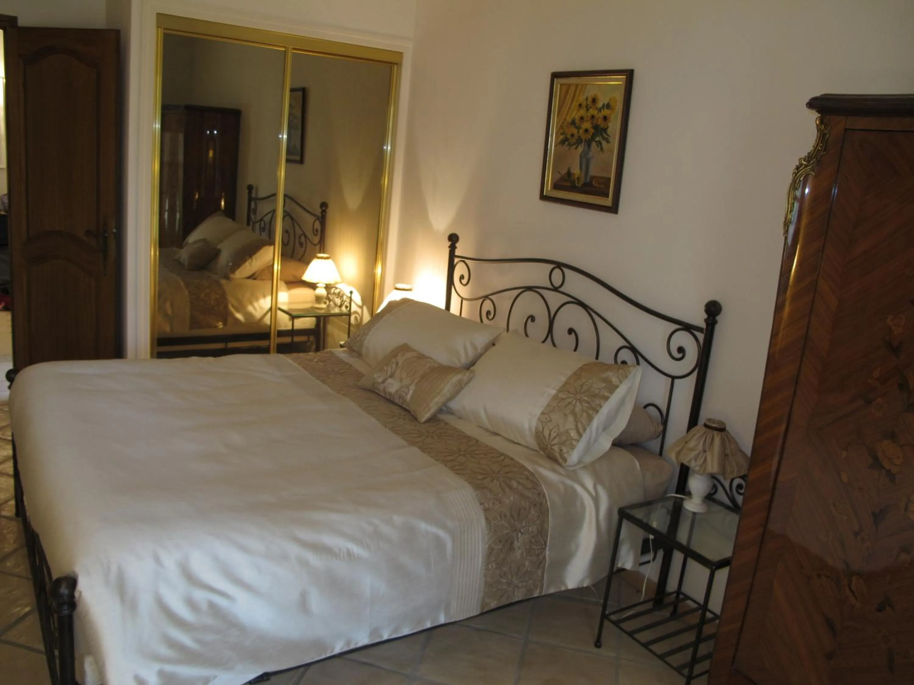 Bed in L'Oustau de Bigatié