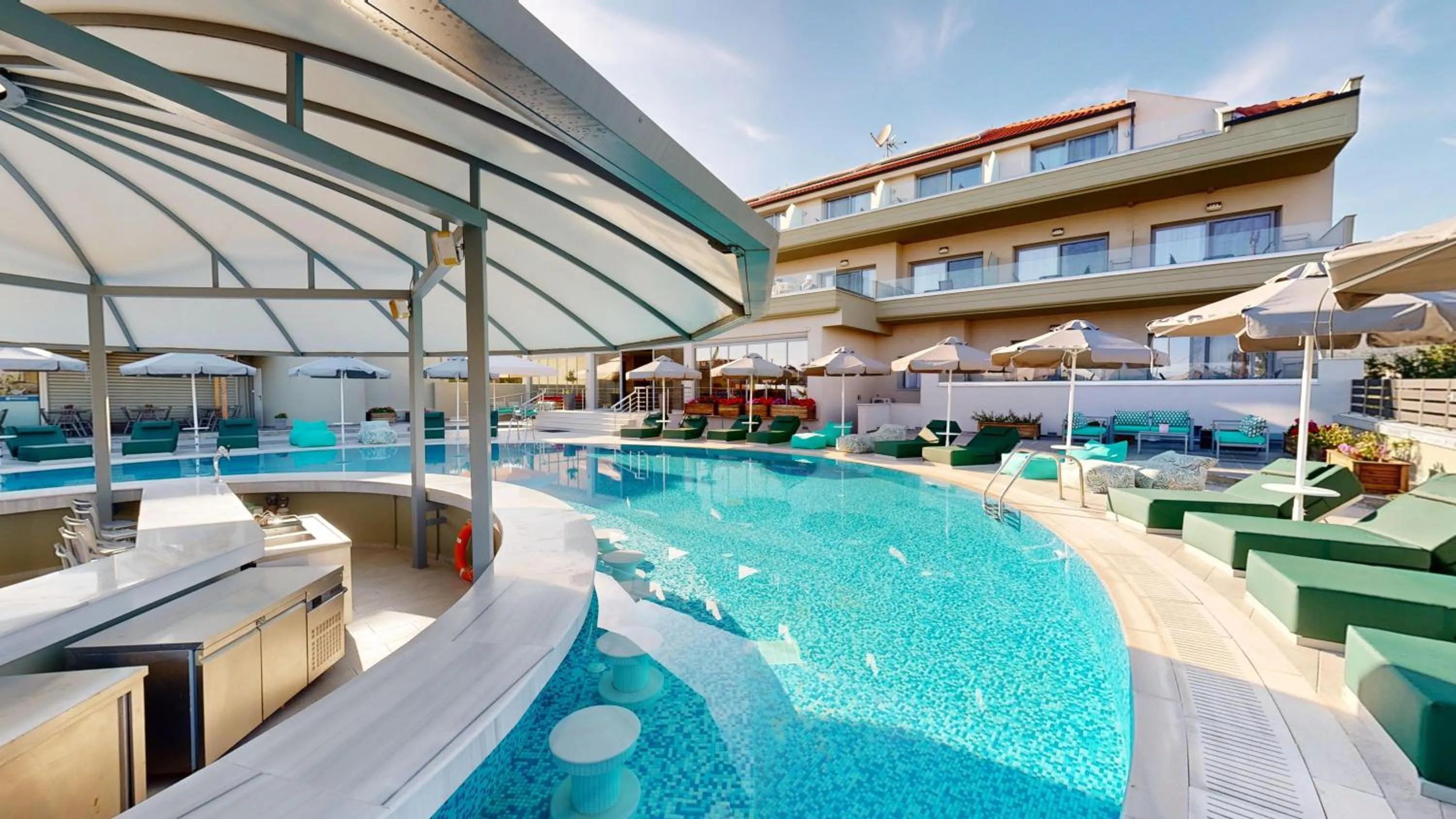 Swimming pool in The Dome Luxury