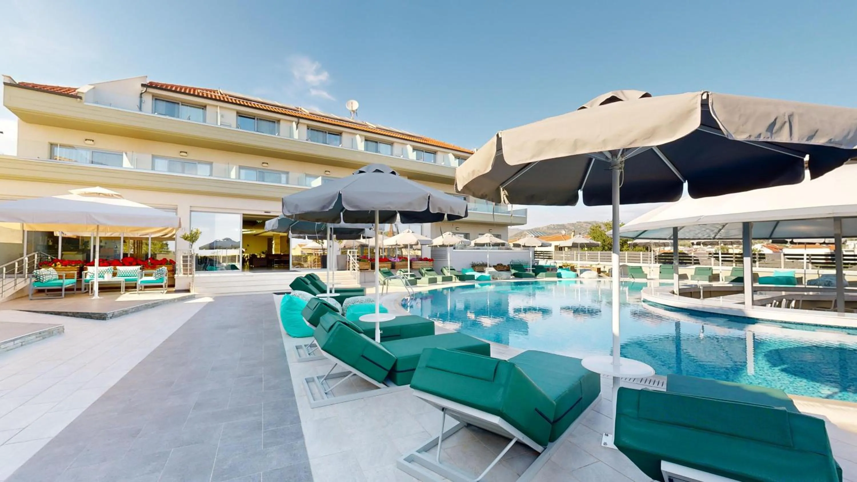 Swimming pool in The Dome Luxury