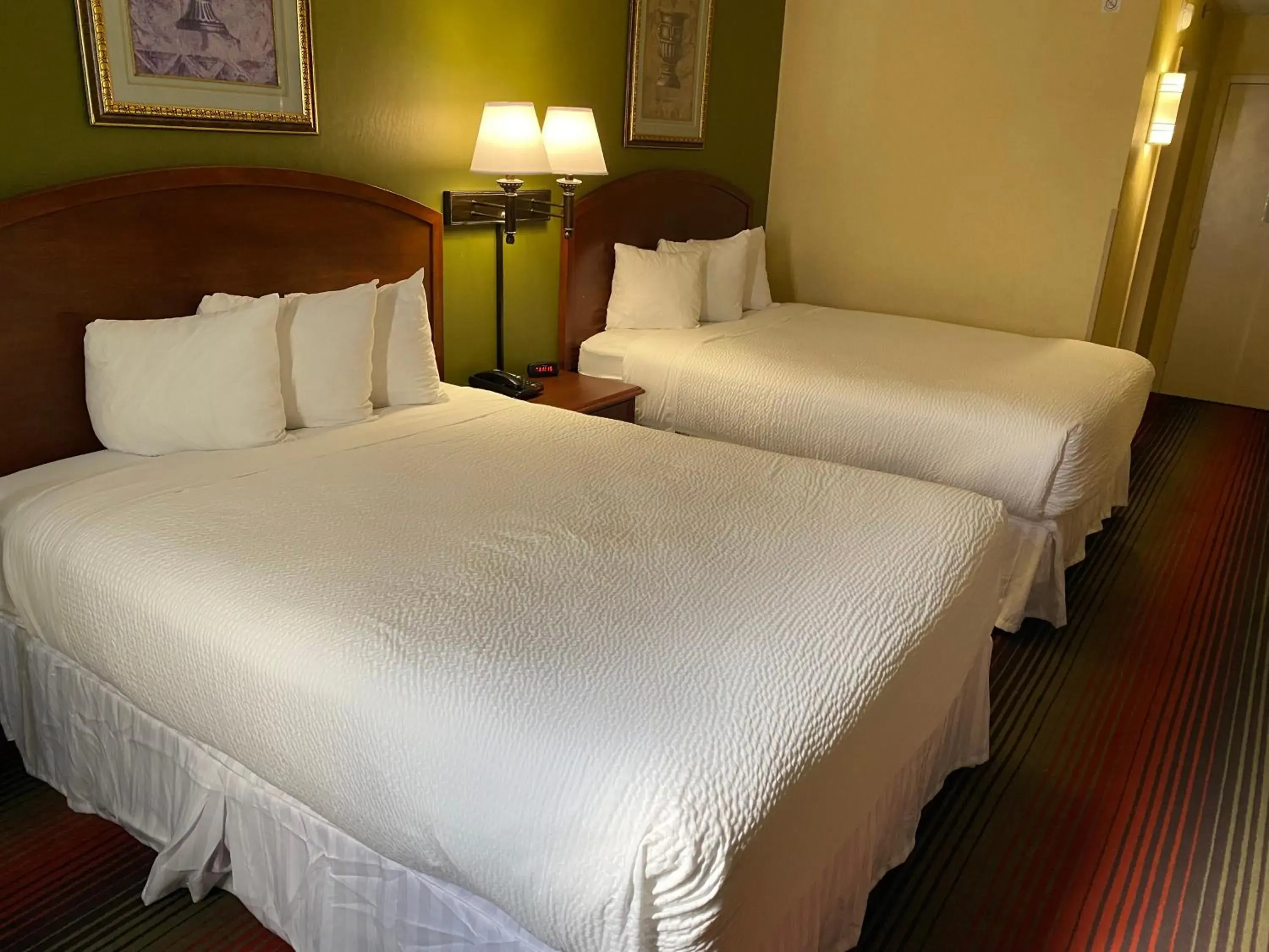 Bed in Ramada by Wyndham Rochelle Park Near Paramus Bed in Ramada by Wyndham Rochelle Park Near Paramus