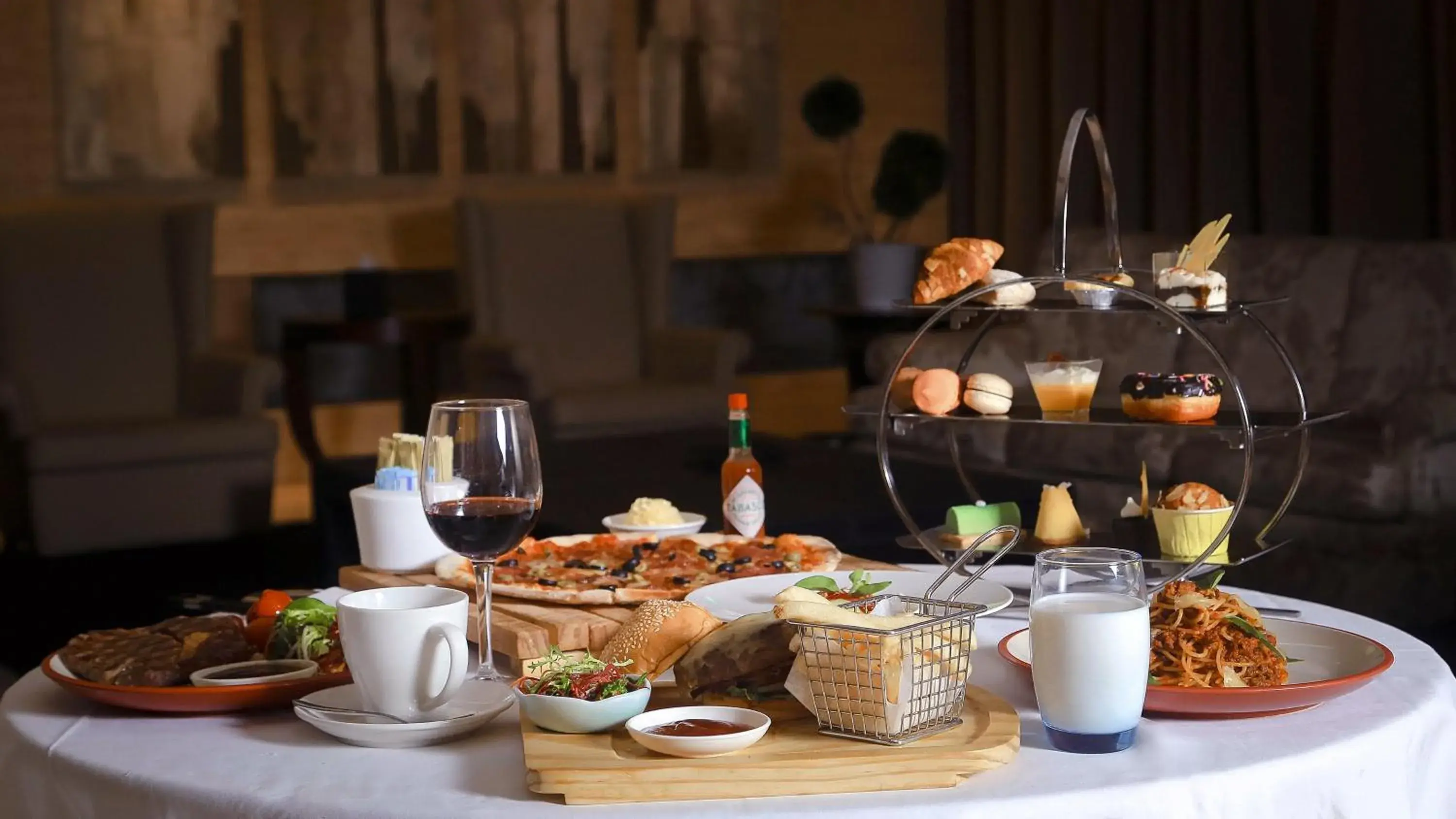 Photo of the whole room in InterContinental Qingdao by IHG l Inside the Olympic Sailing Center l May Fourth Square Photo of the whole room in InterContinental Qingdao by IHG l Inside the Olympic Sailing Center l May Fourth Square