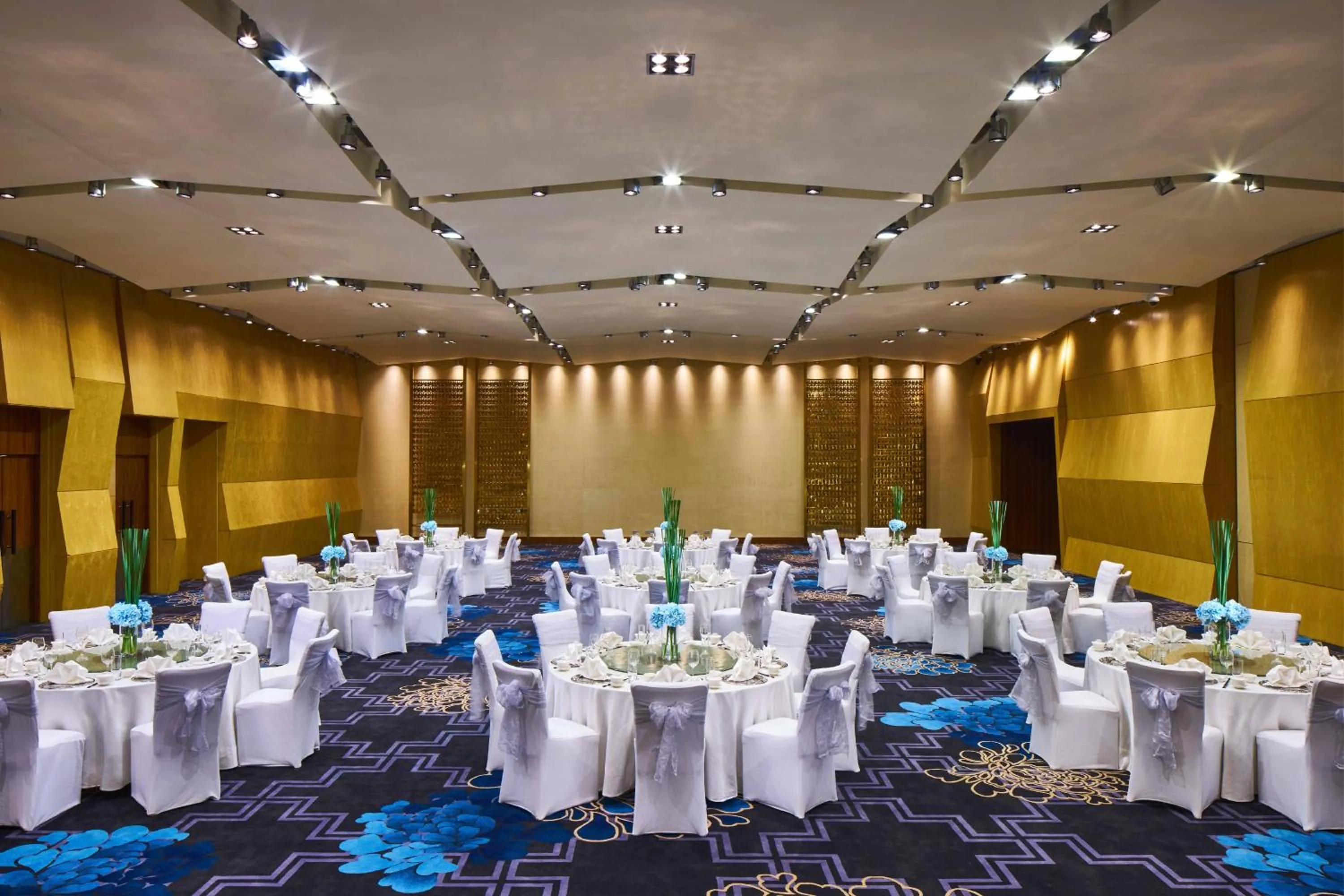 Banquet/Function facilities in InterContinental Qingdao by IHG l Inside the Olympic Sailing Center l May Fourth Square