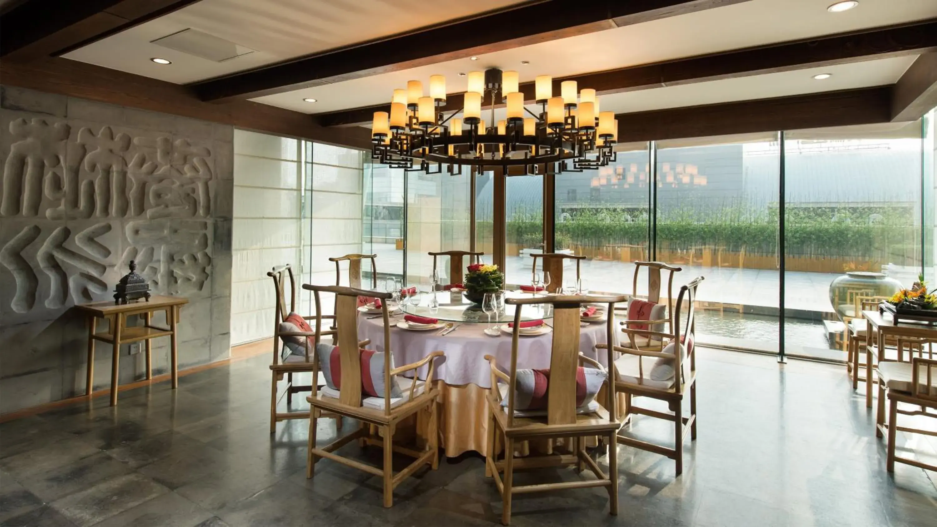 Restaurant/places to eat in InterContinental Qingdao by IHG l Inside the Olympic Sailing Center l May Fourth Square Restaurant/places to eat in InterContinental Qingdao by IHG l Inside the Olympic Sailing Center l May Fourth Square