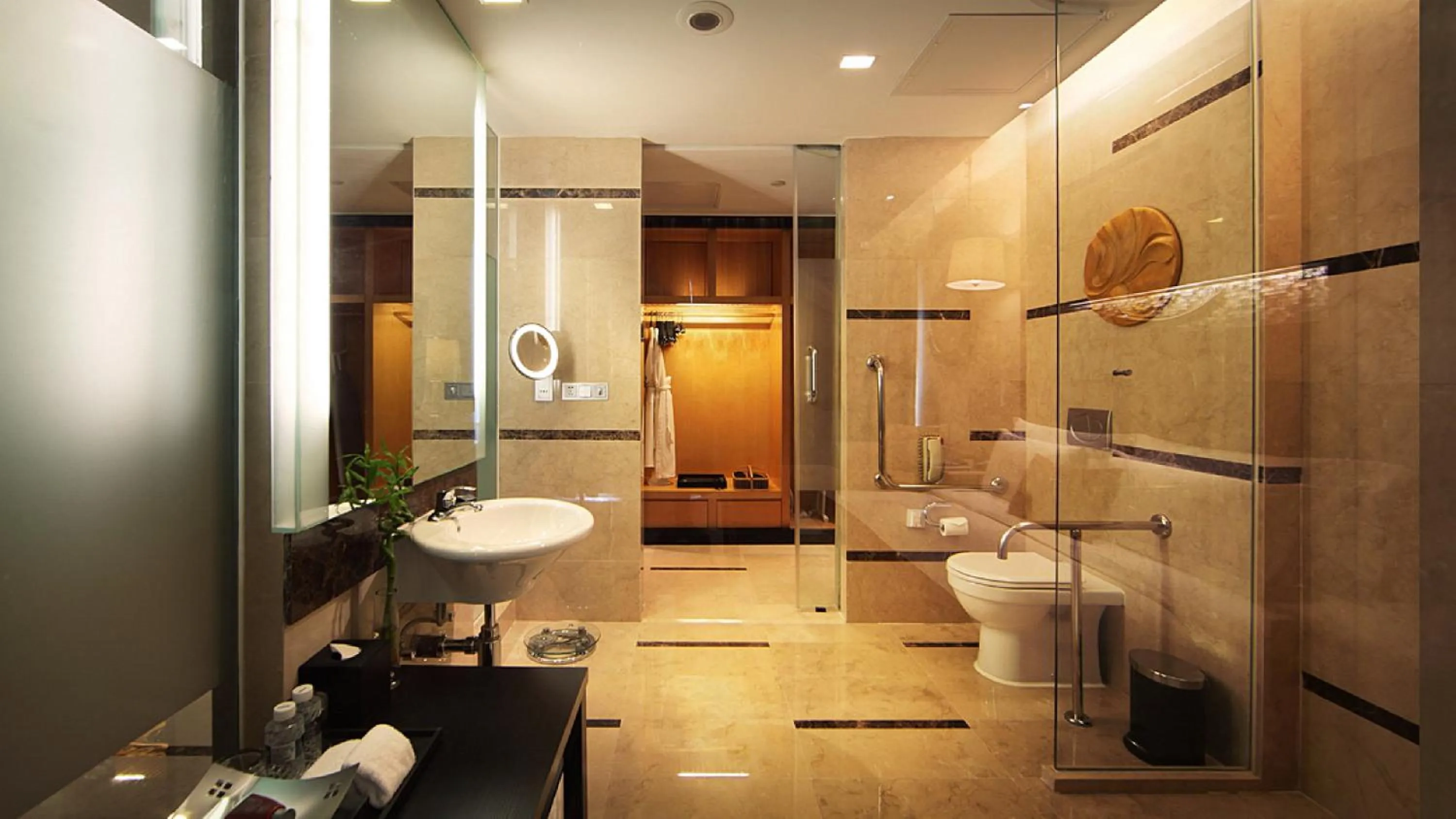 Photo of the whole room in InterContinental Qingdao by IHG l Inside the Olympic Sailing Center l May Fourth Square