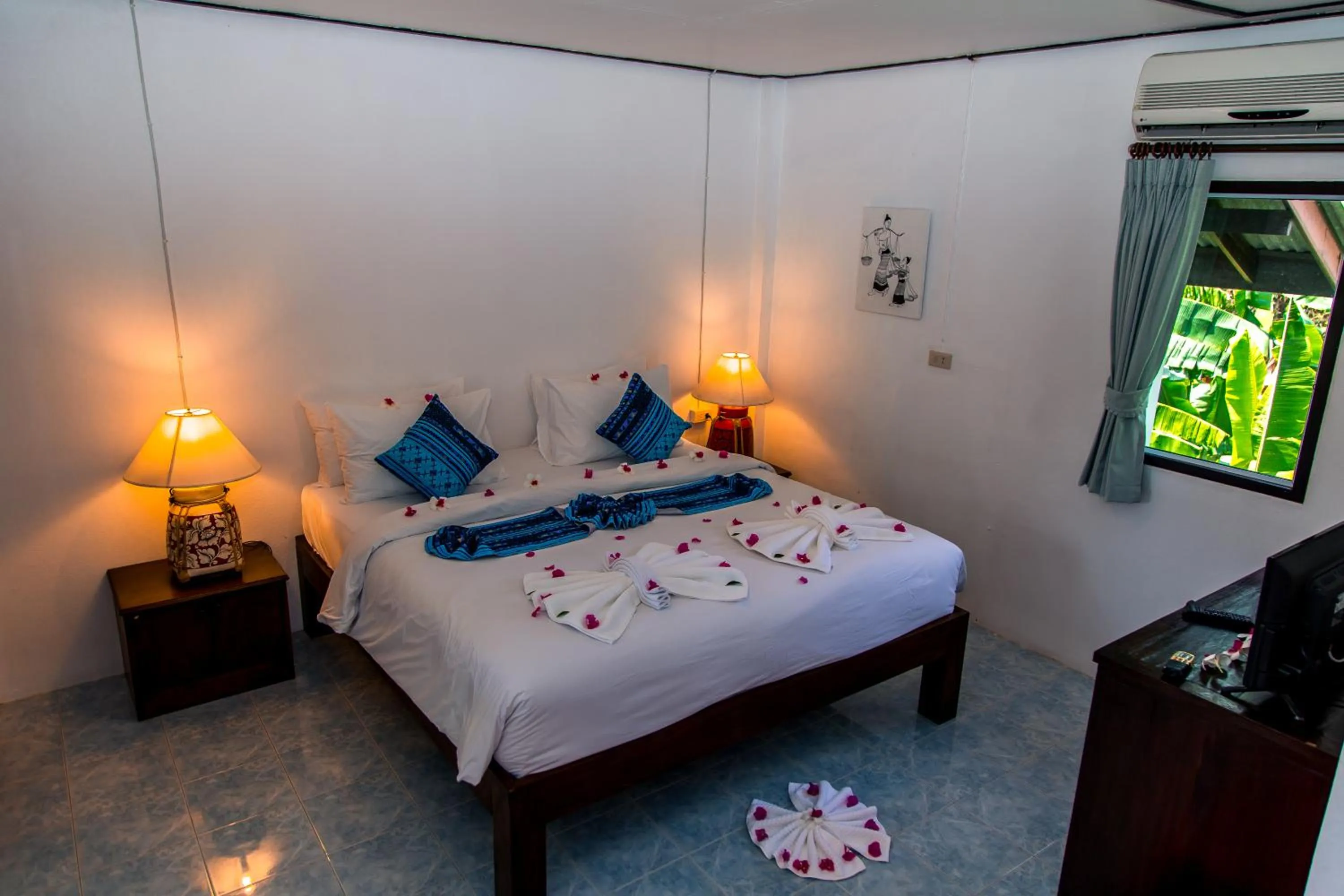 Bed in Zama Resort Koh Phangan