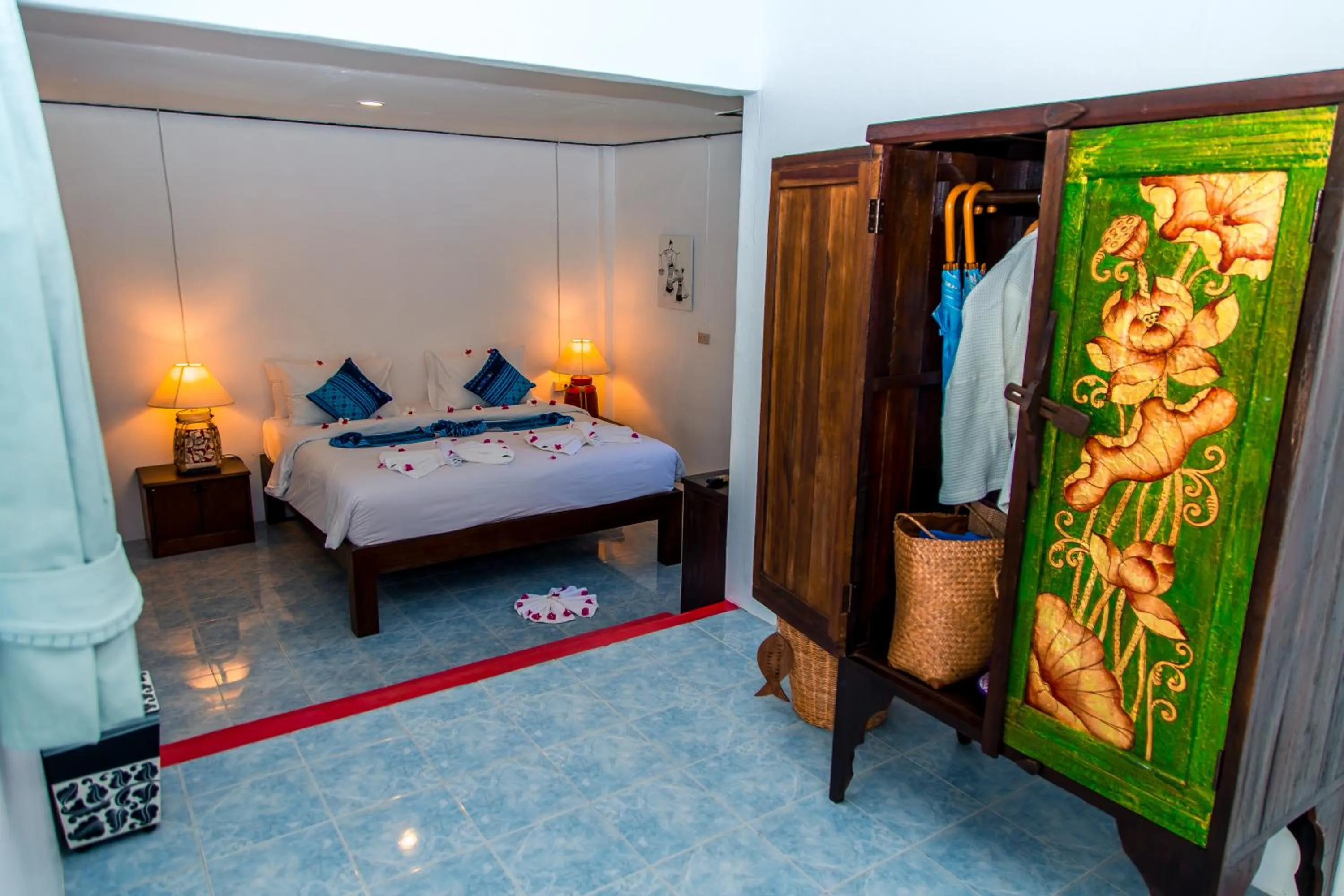 Photo of the whole room, Bed in Zama Resort Koh Phangan