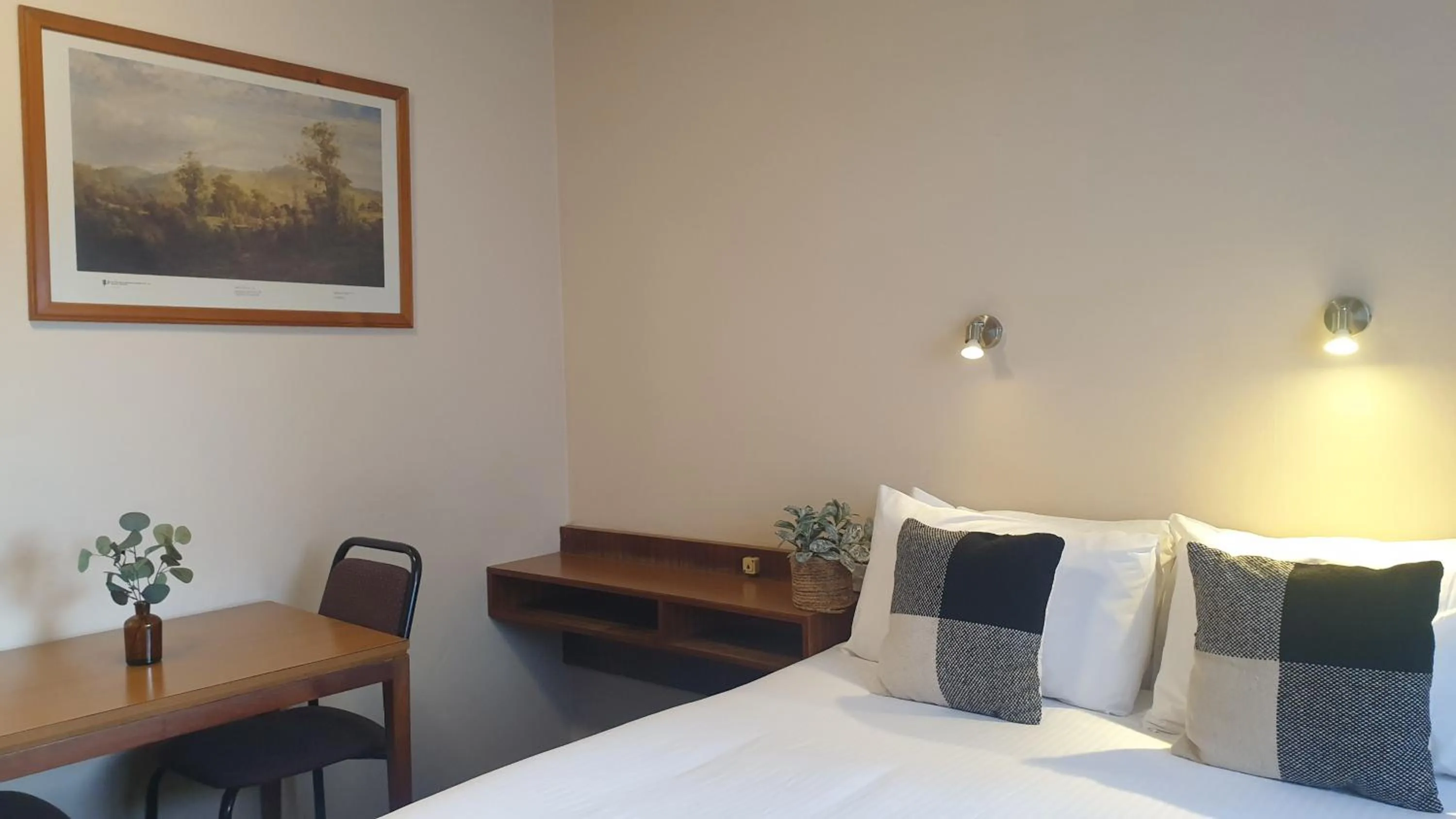 Bed in Katoomba Town Centre Motel