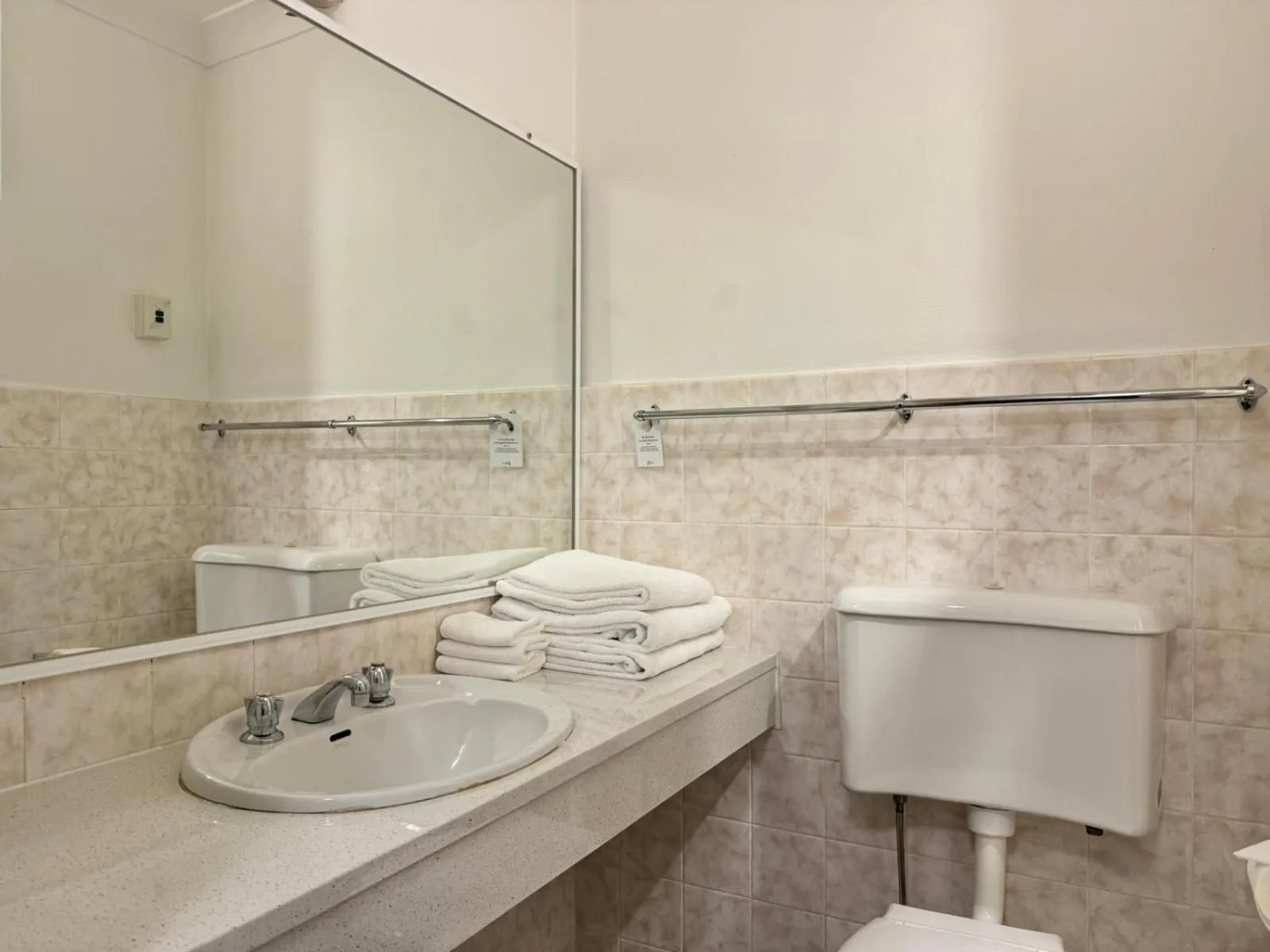 Bathroom in Katoomba Town Centre Motel