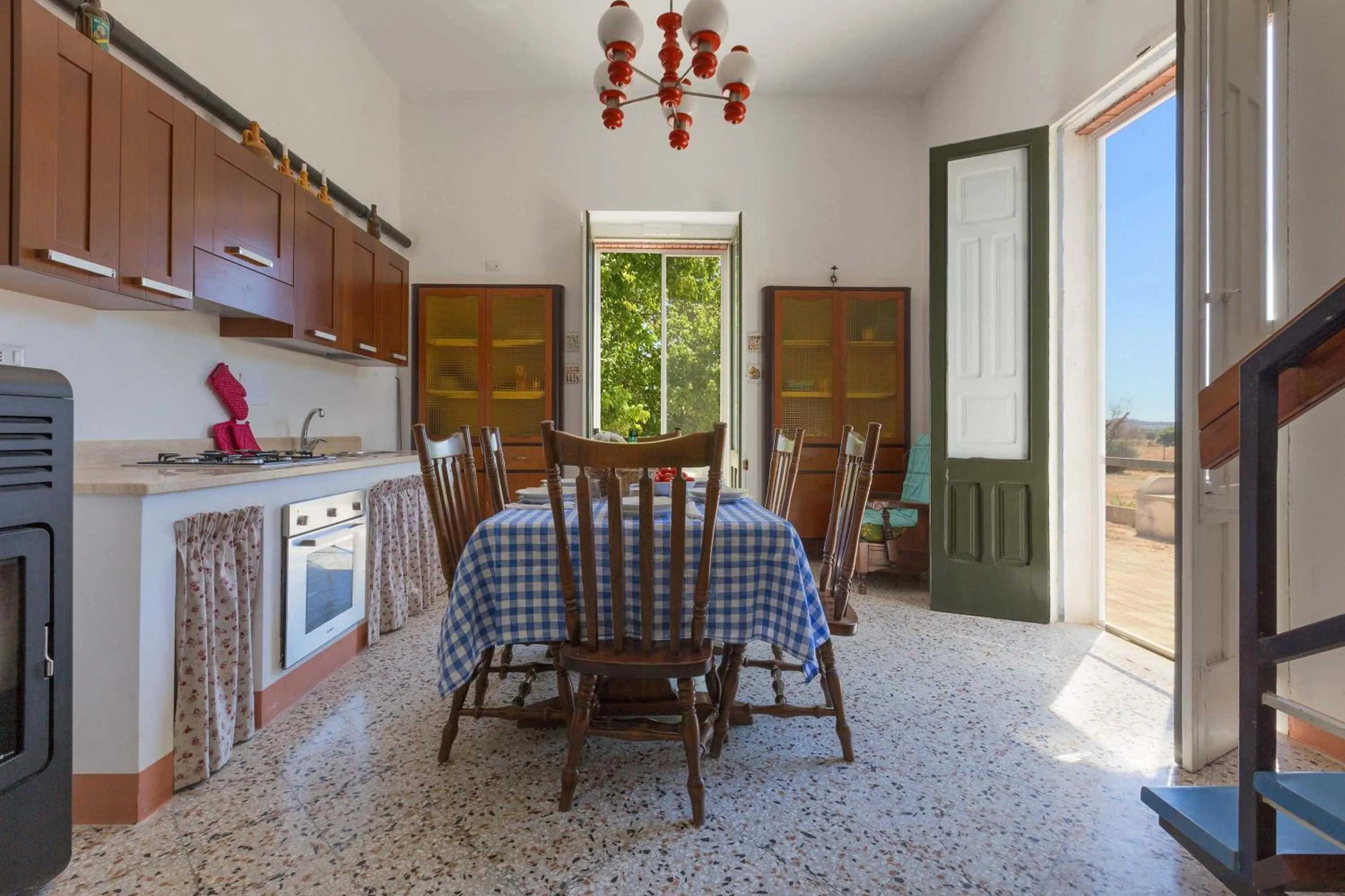 Dining area in Villa dei Primi by BarbarHouse