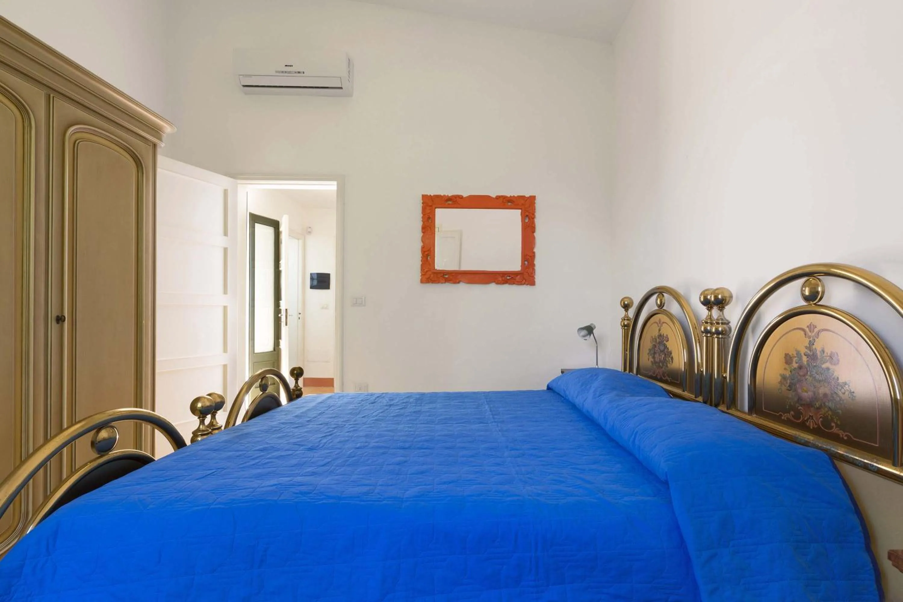 Bedroom, Bed in Villa dei Primi by BarbarHouse