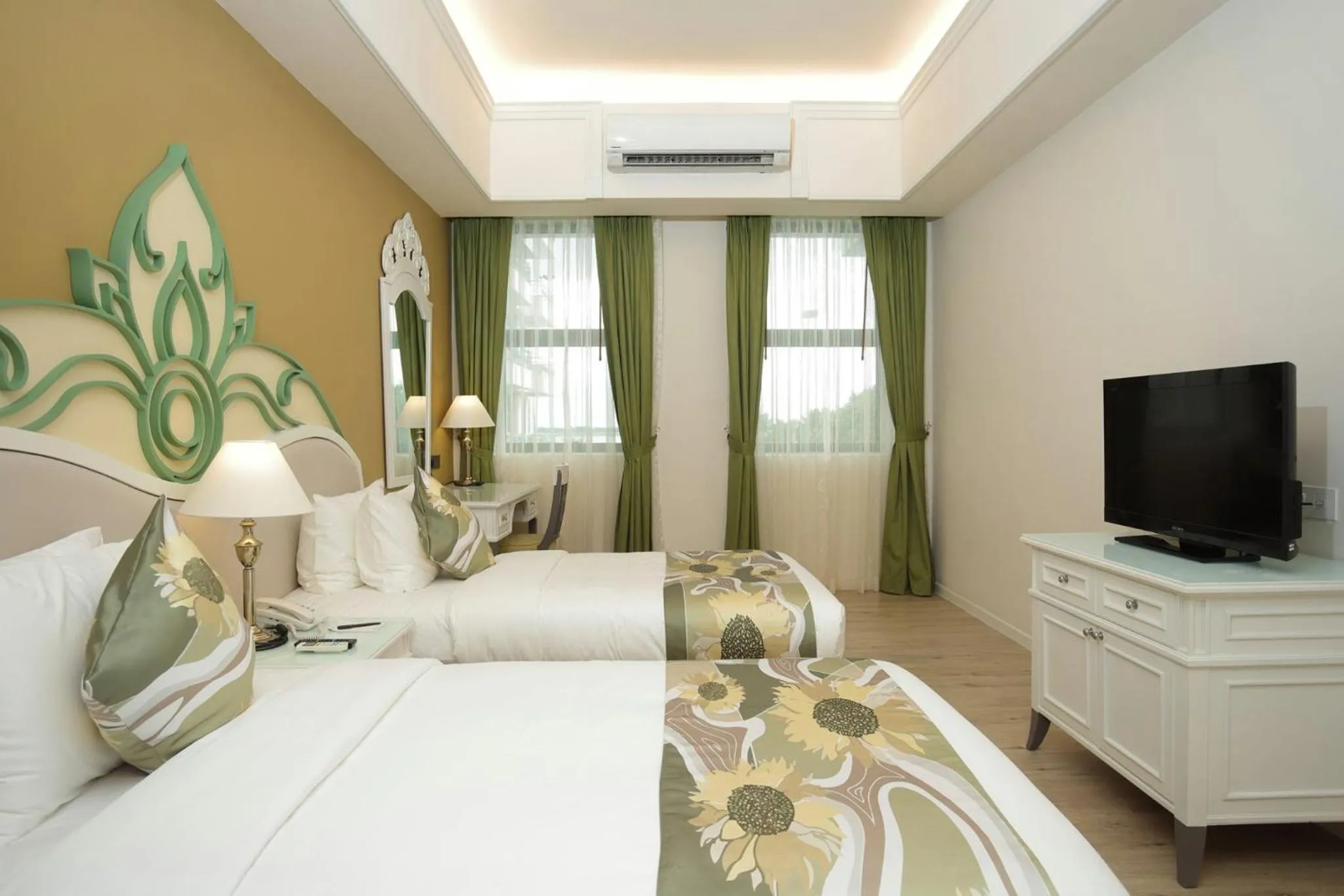 Bedroom, Bed in Himawari Hotel Apartments