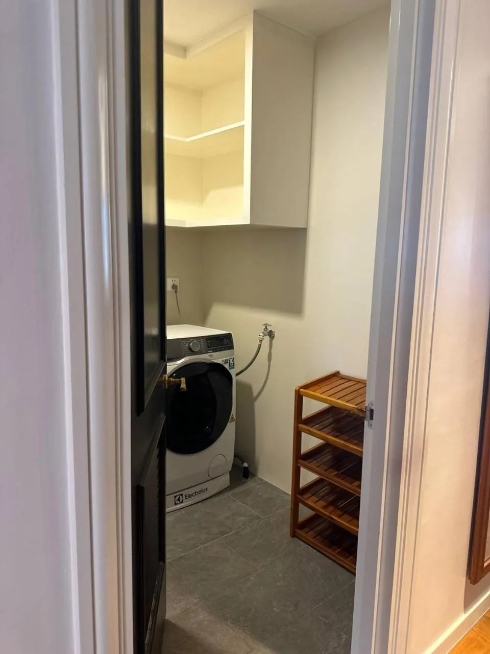 washing machine in Himawari Hotel Apartments