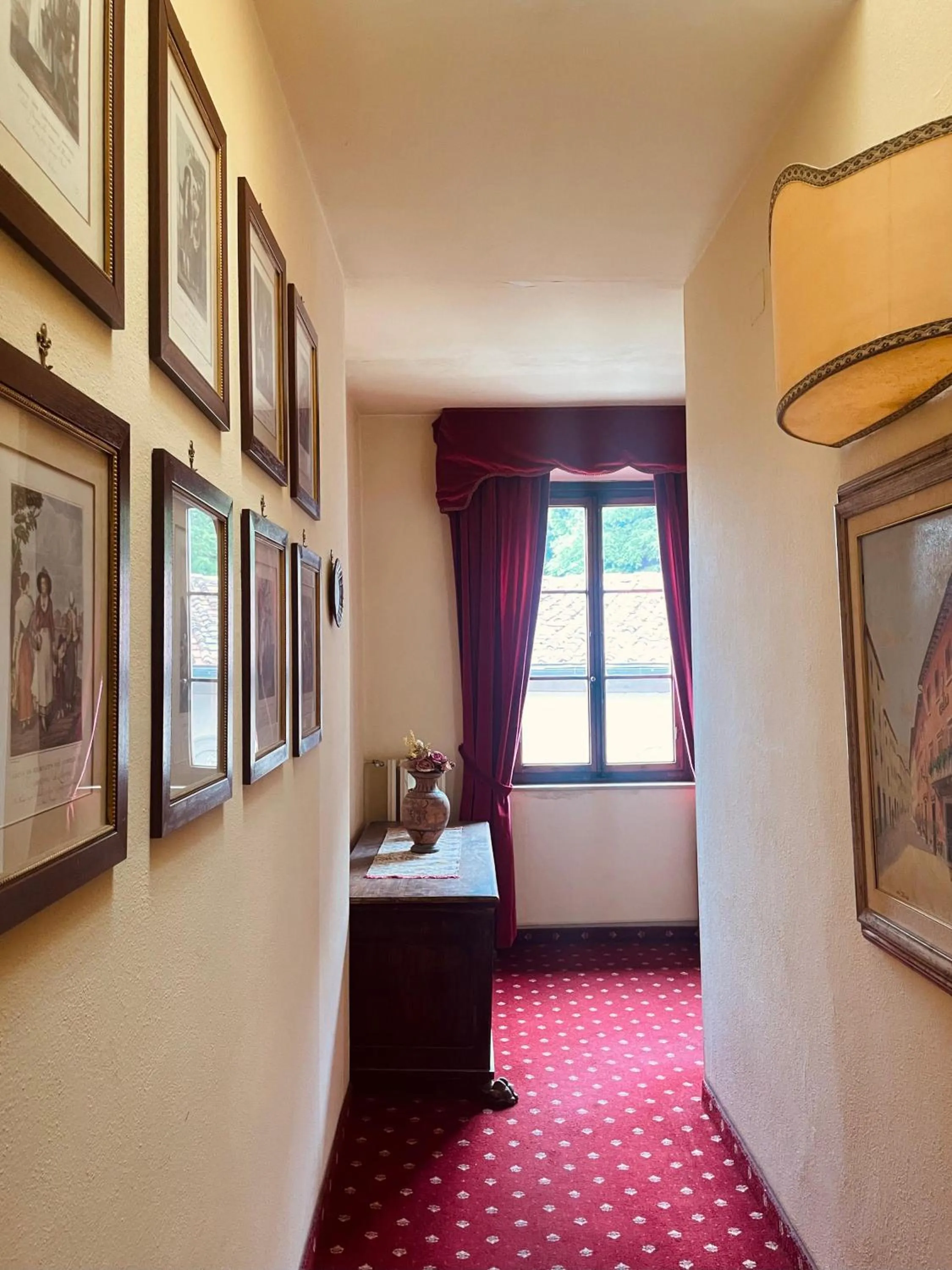 Decorative detail in Quattro Gigli Hotel