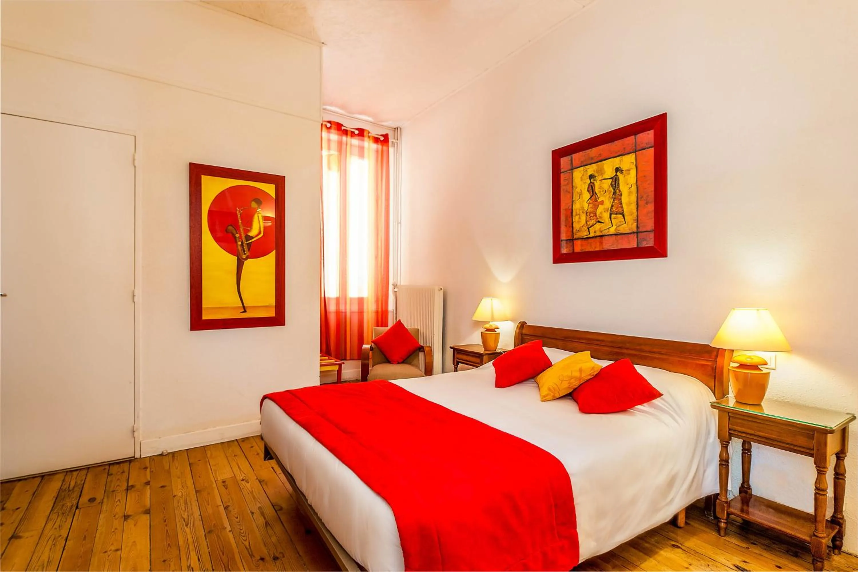 Shower, Bed in Logis Hôtel Restaurant des Corbières