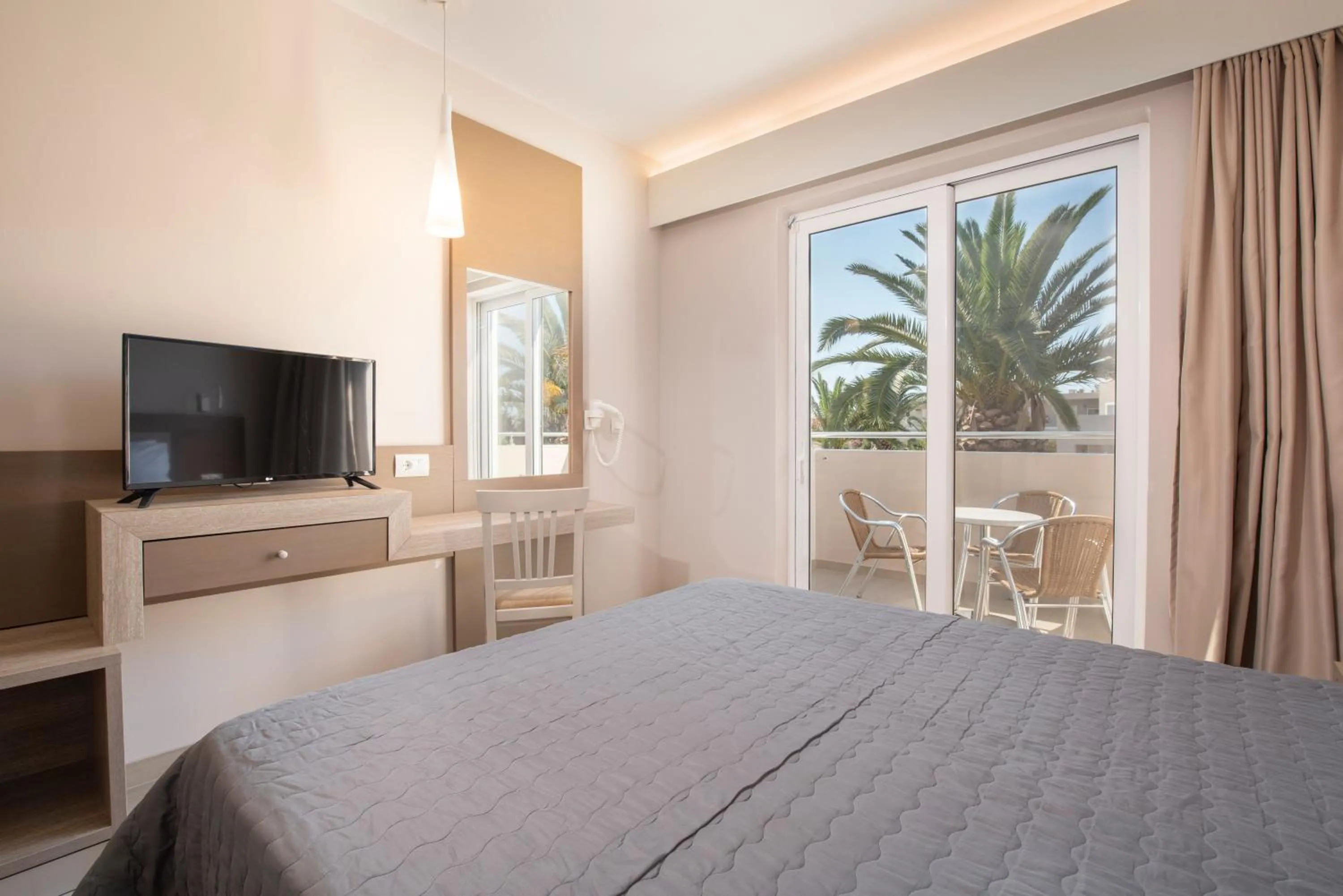 Bed in Hotel Esperia