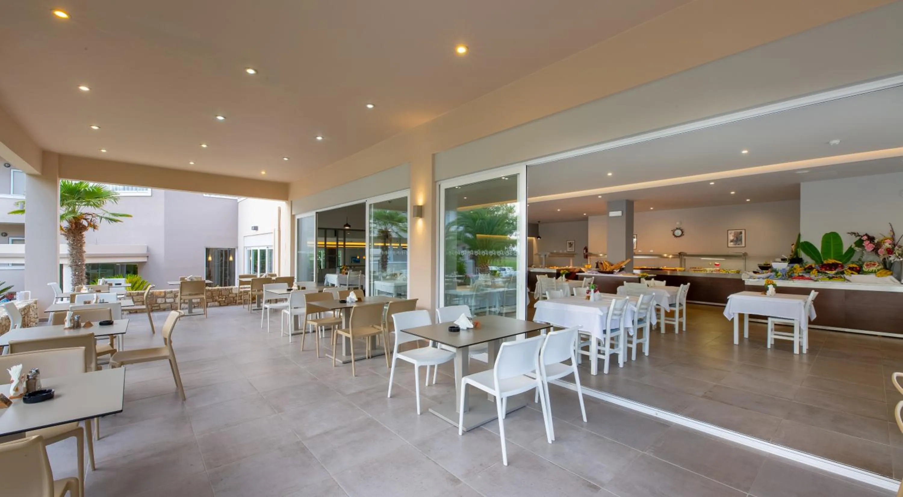 Restaurant/places to eat in Hotel Esperia