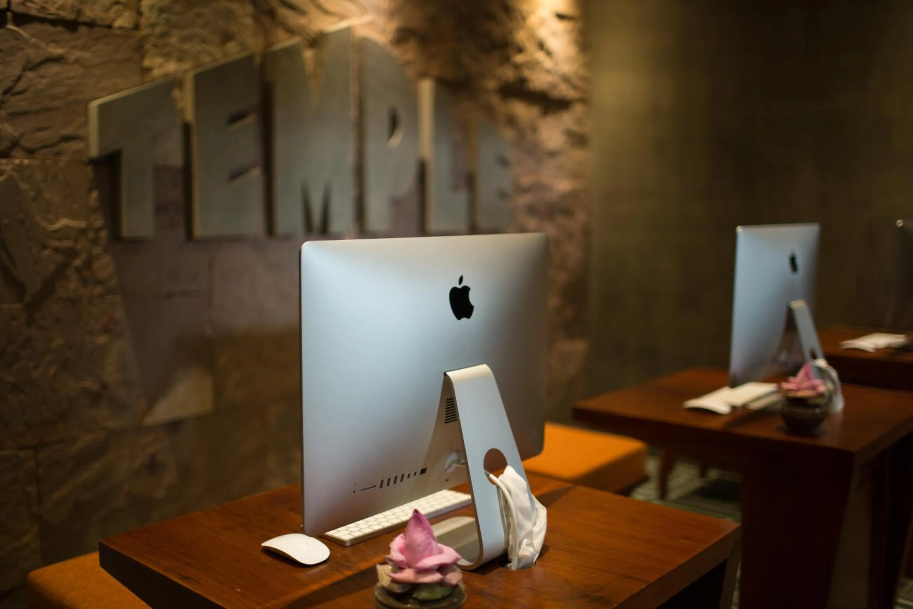 Business facilities in Golden Temple Boutique