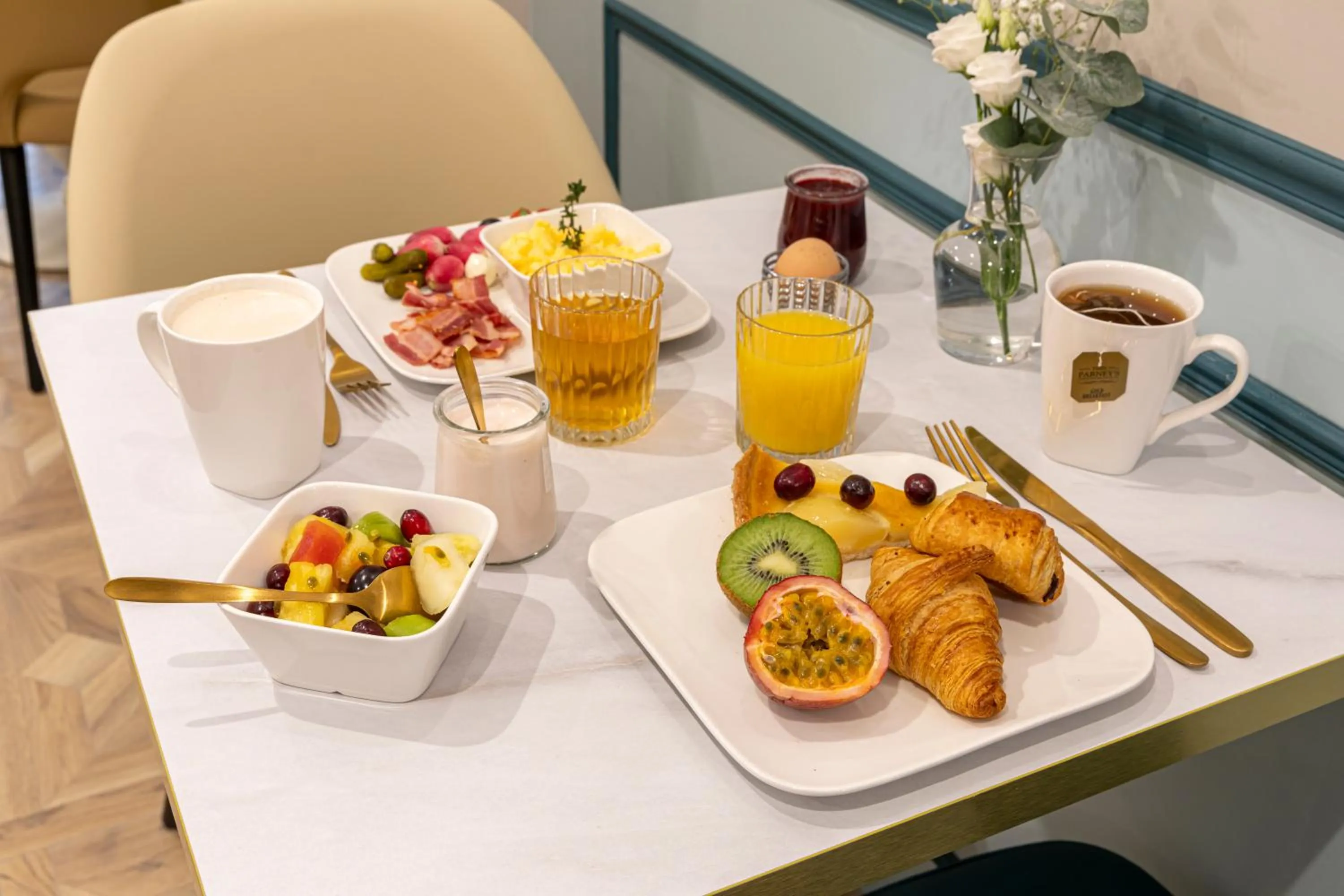 Continental breakfast in Splendid Hôtel