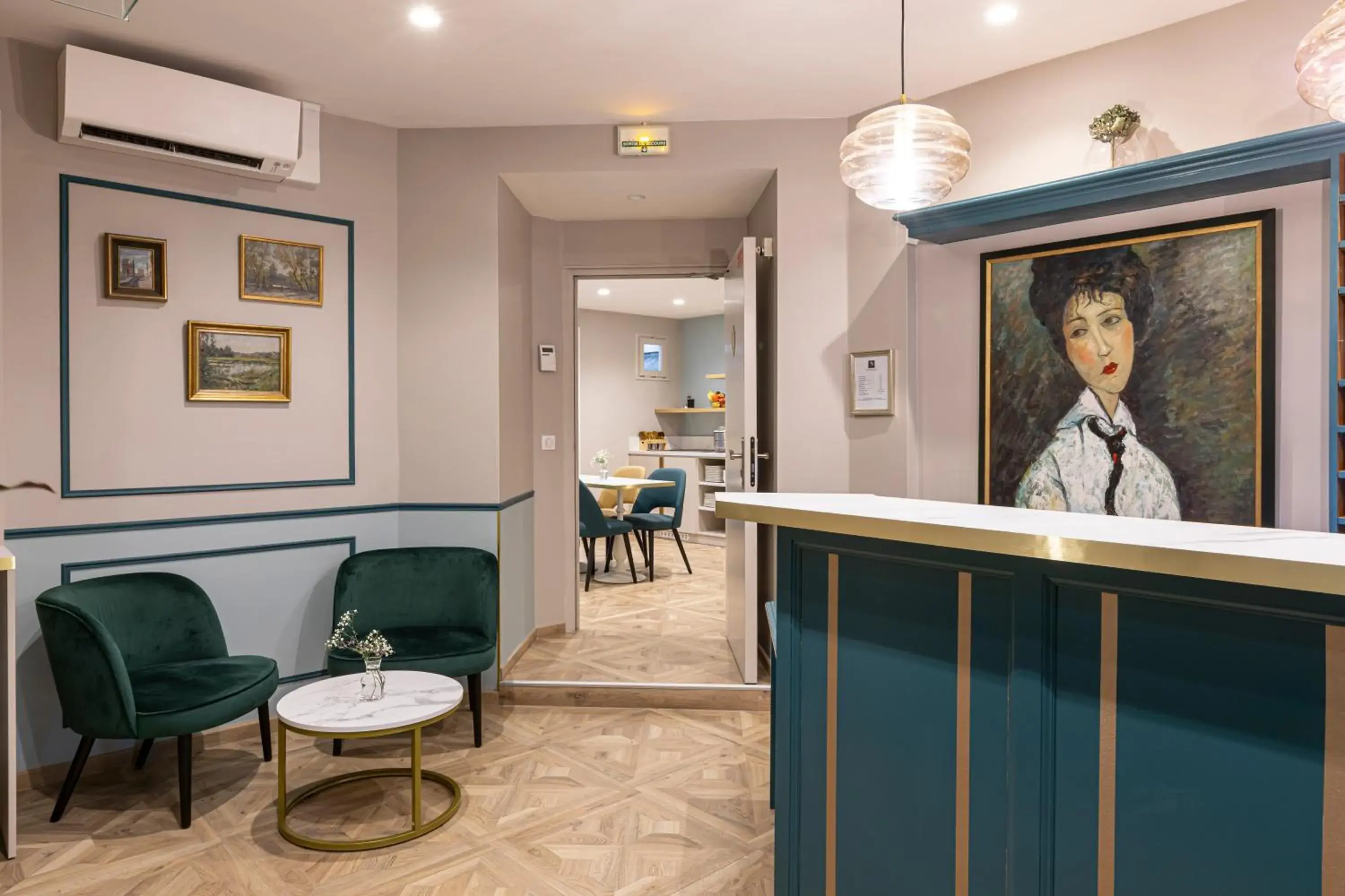 Lobby or reception in Splendid Hôtel Lobby or reception in Splendid Hôtel