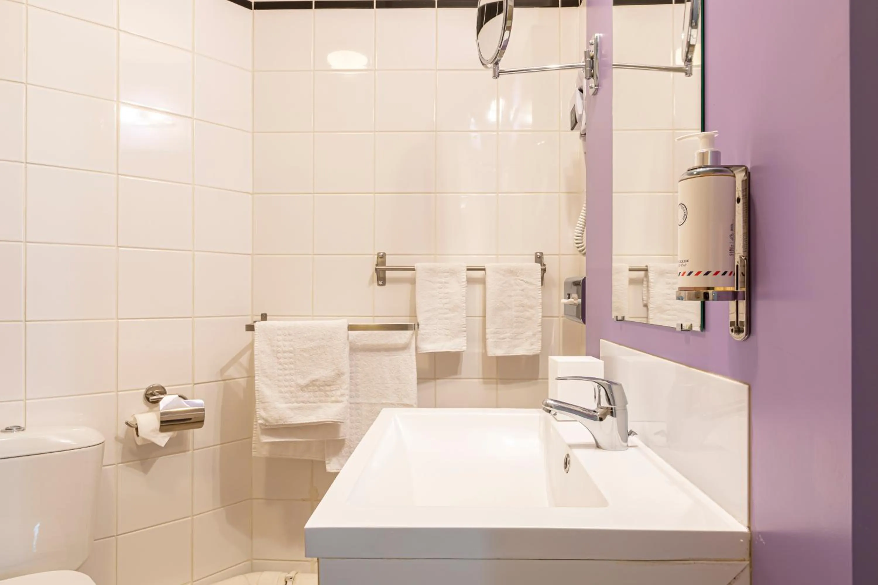 Bathroom in Splendid Hôtel