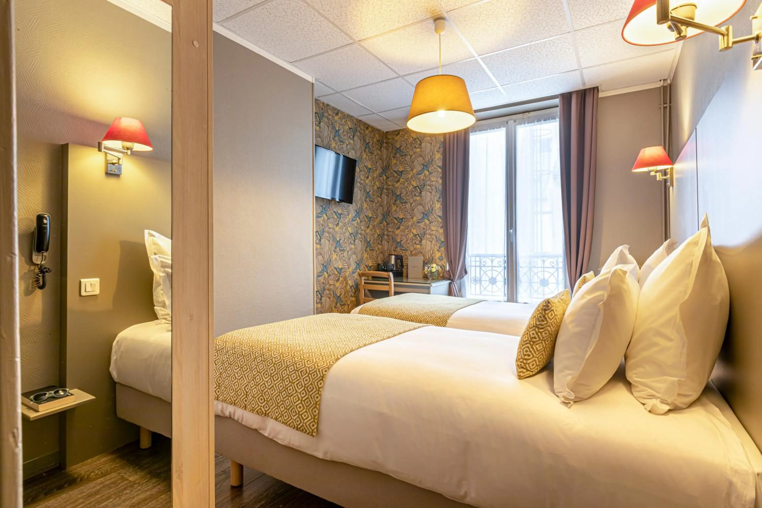 Bedroom, Bed in Splendid Hôtel