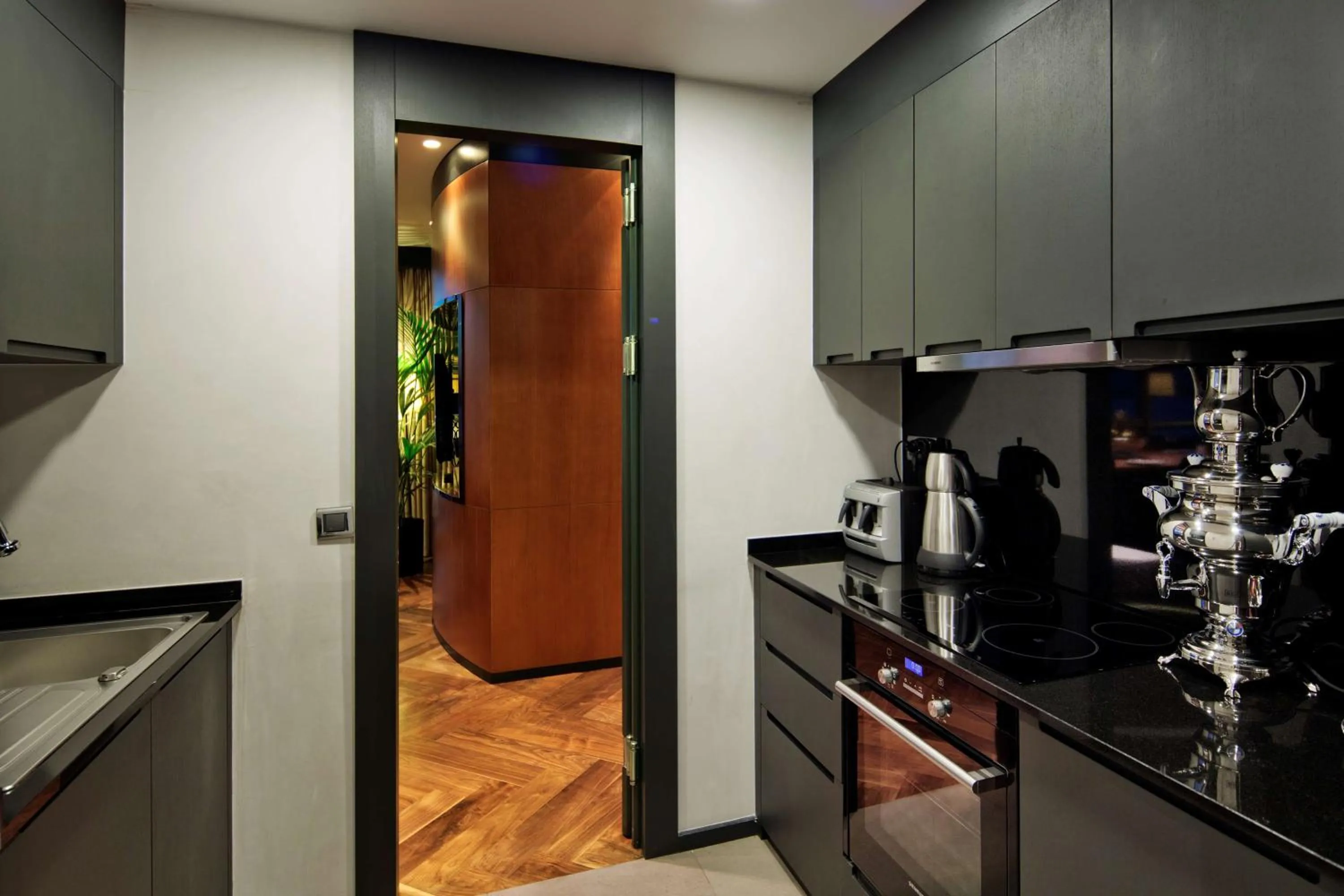 Kitchen or kitchenette in DoubleTree By Hilton Istanbul - Moda
