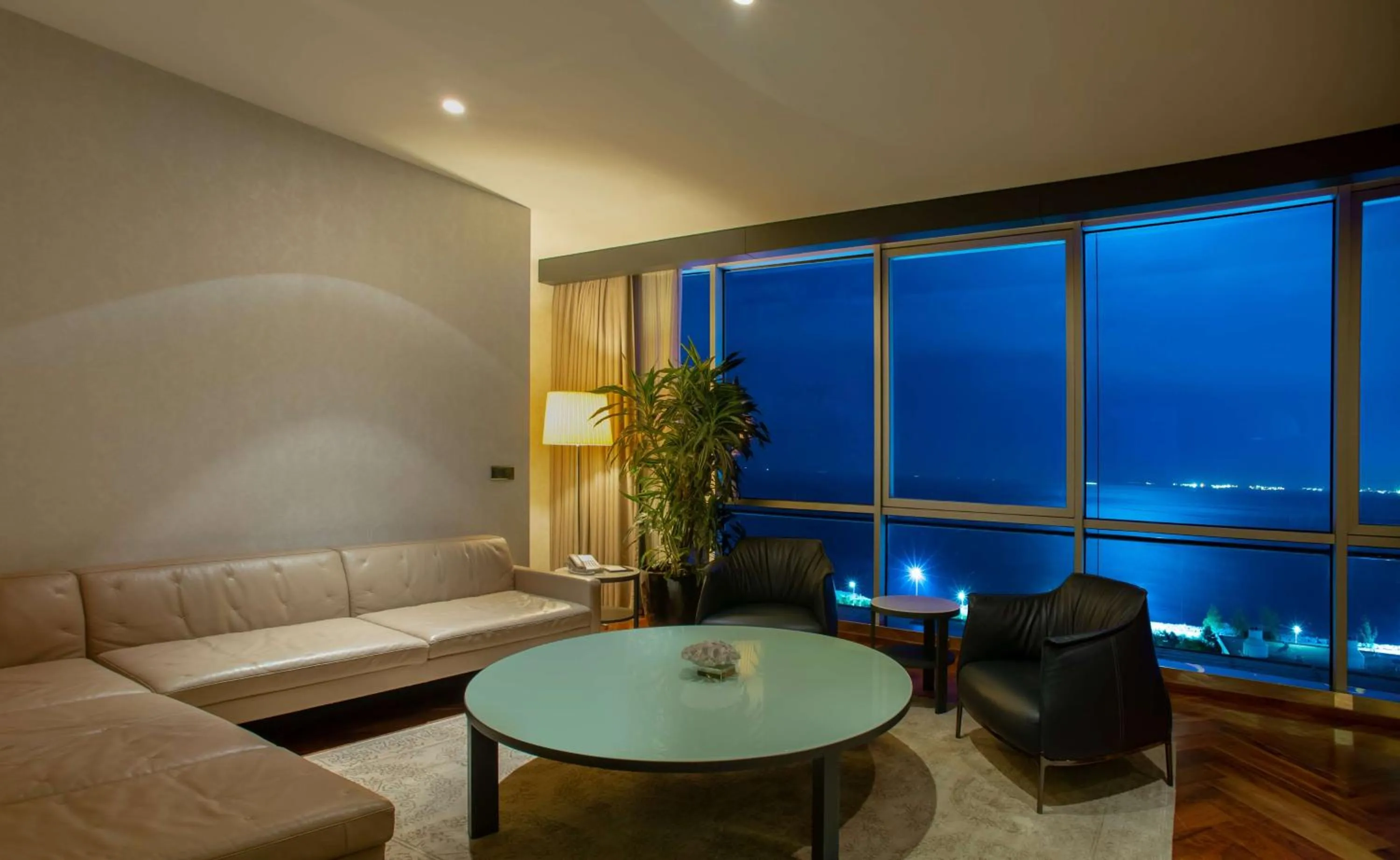 Living room in DoubleTree By Hilton Istanbul - Moda