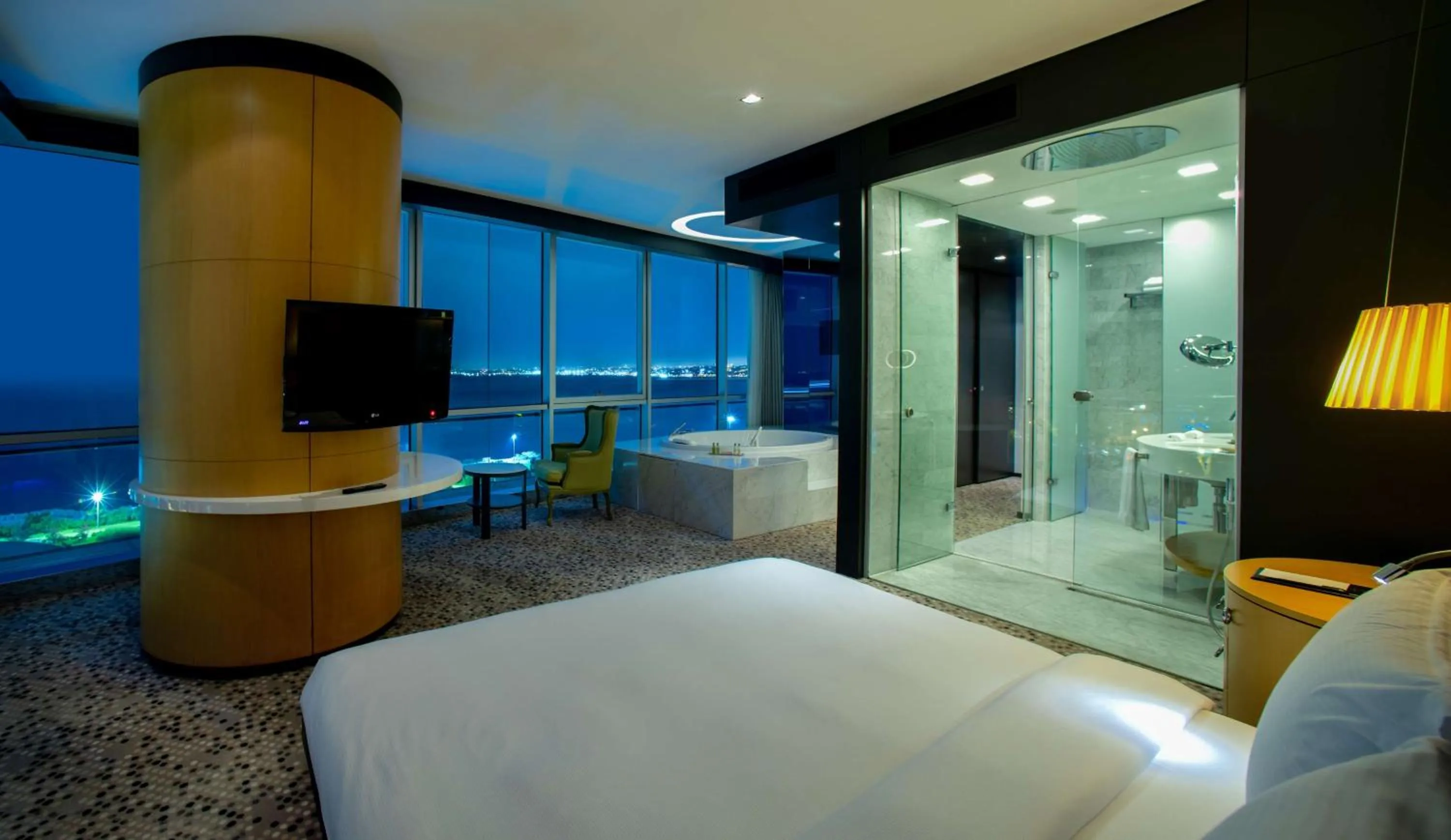 Bed in DoubleTree By Hilton Istanbul - Moda