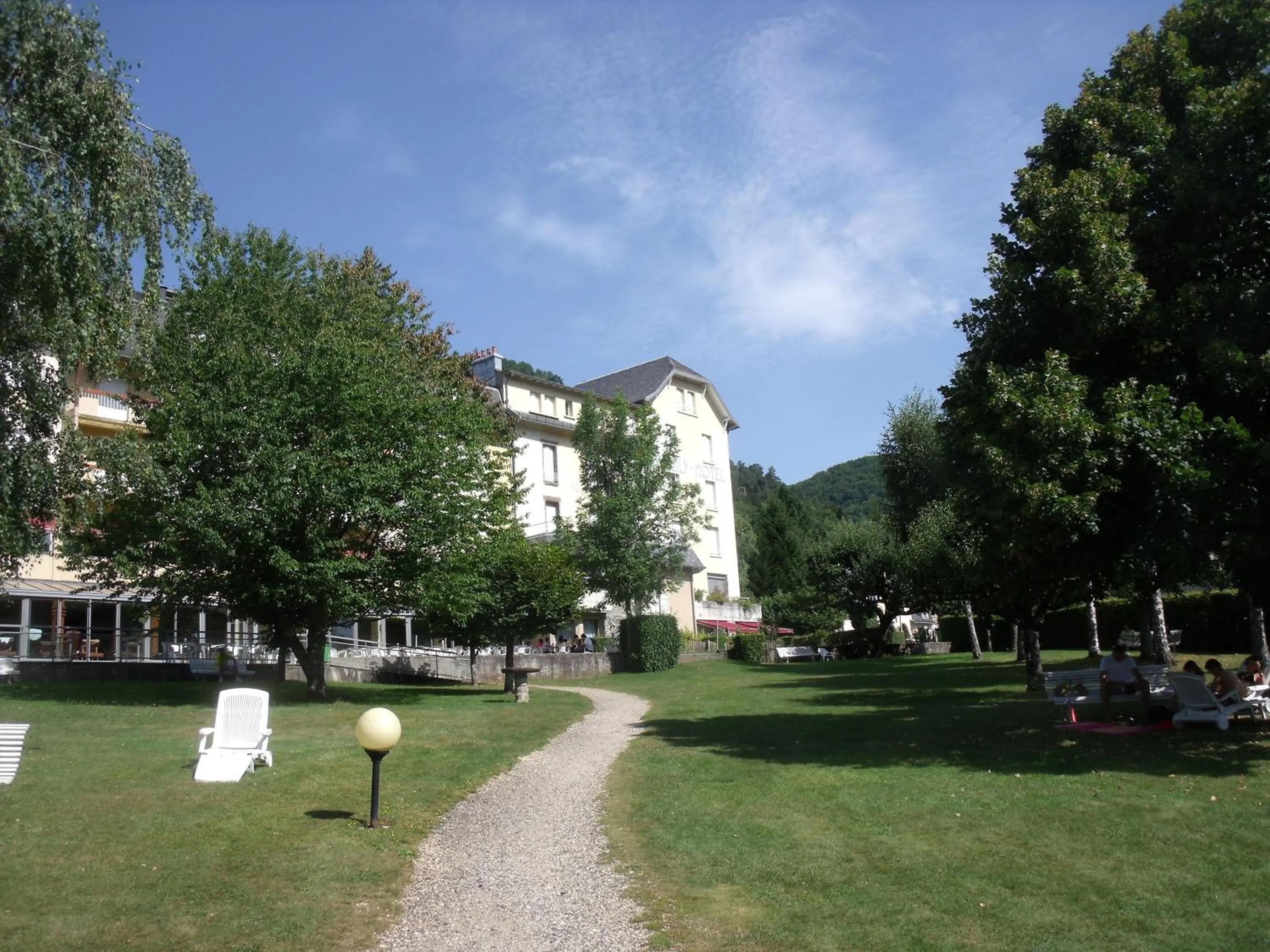 Facade/entrance in Family Hotel