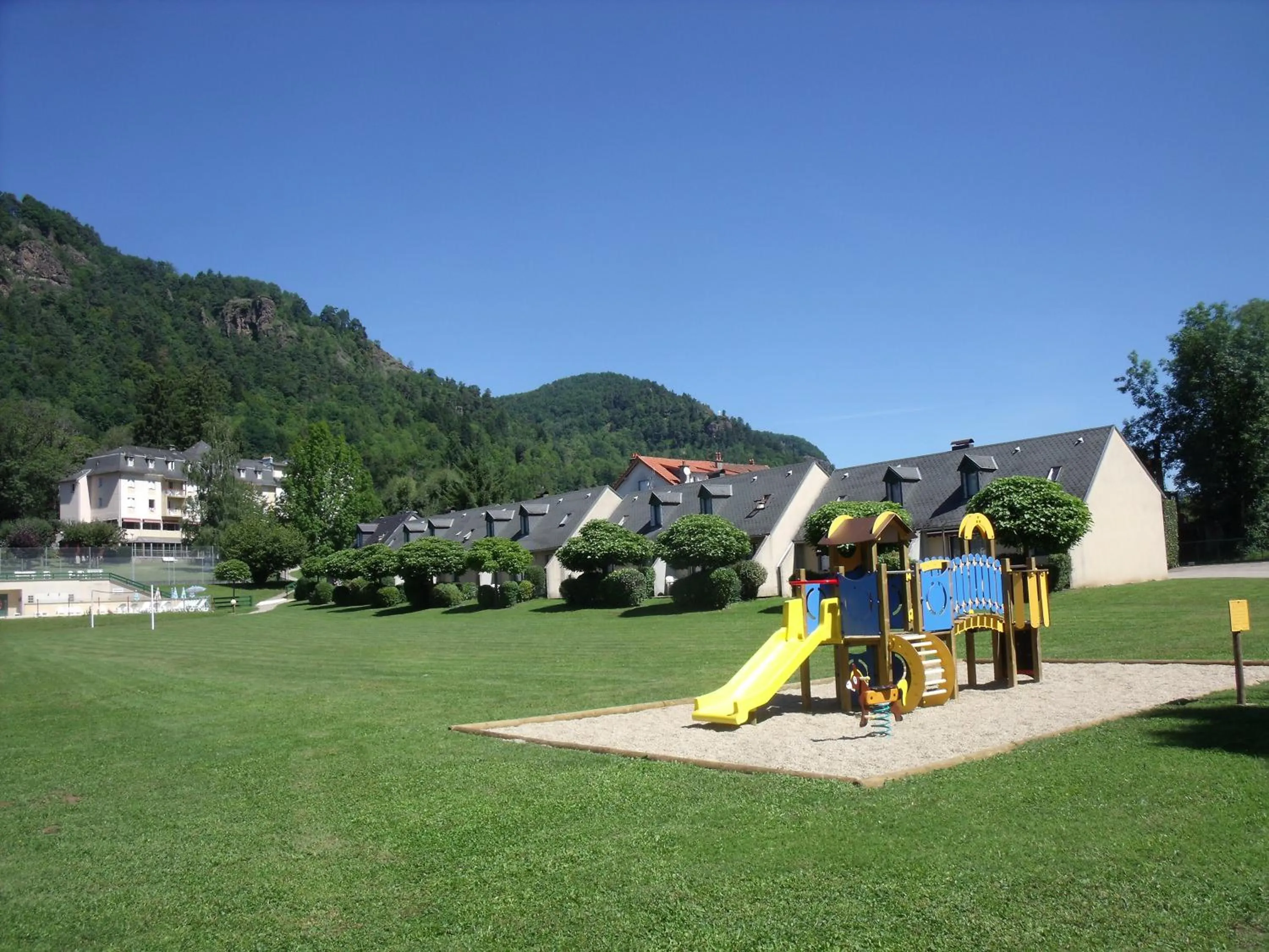Facade/entrance in Family Hotel