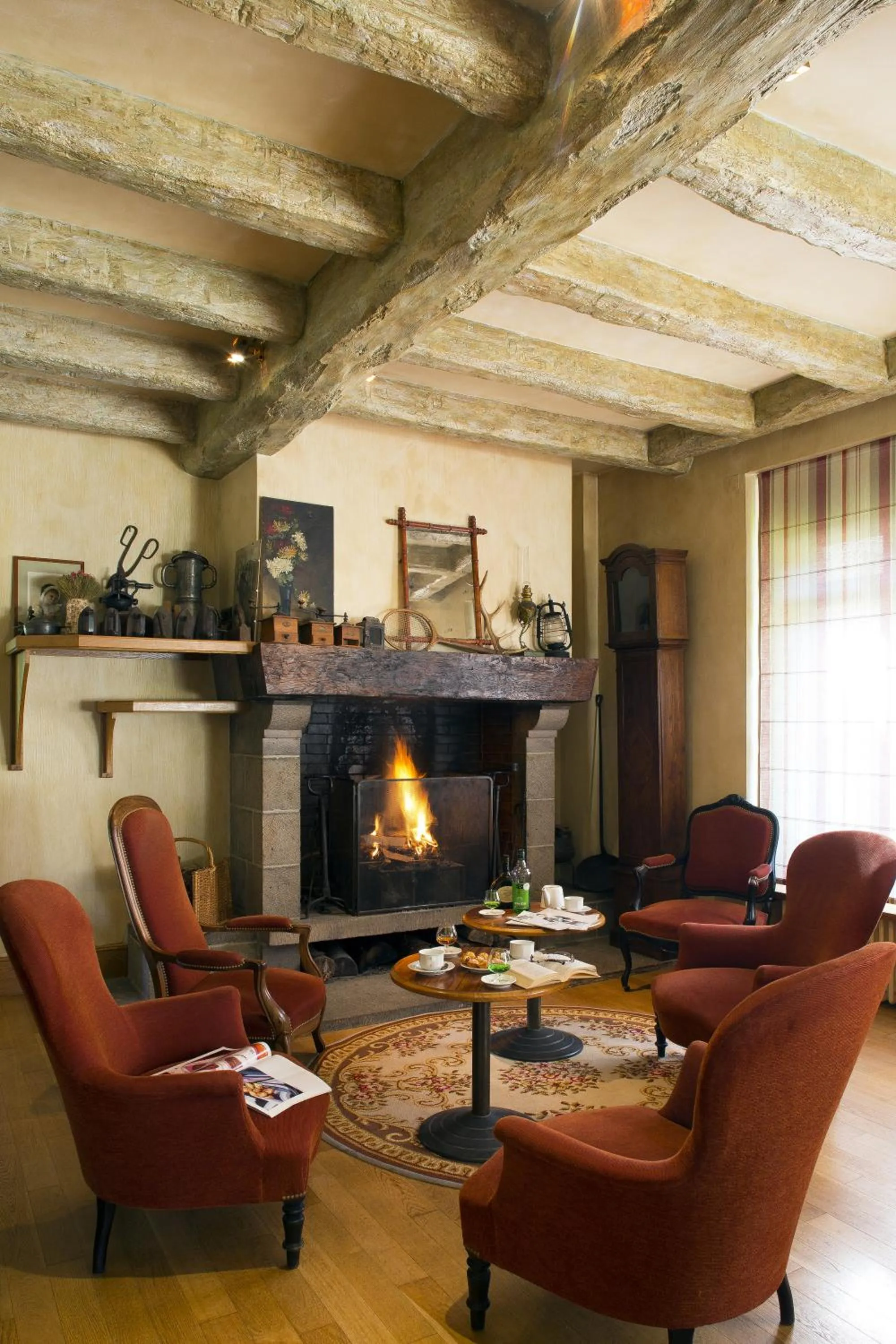 Communal lounge/ TV room in Family Hotel