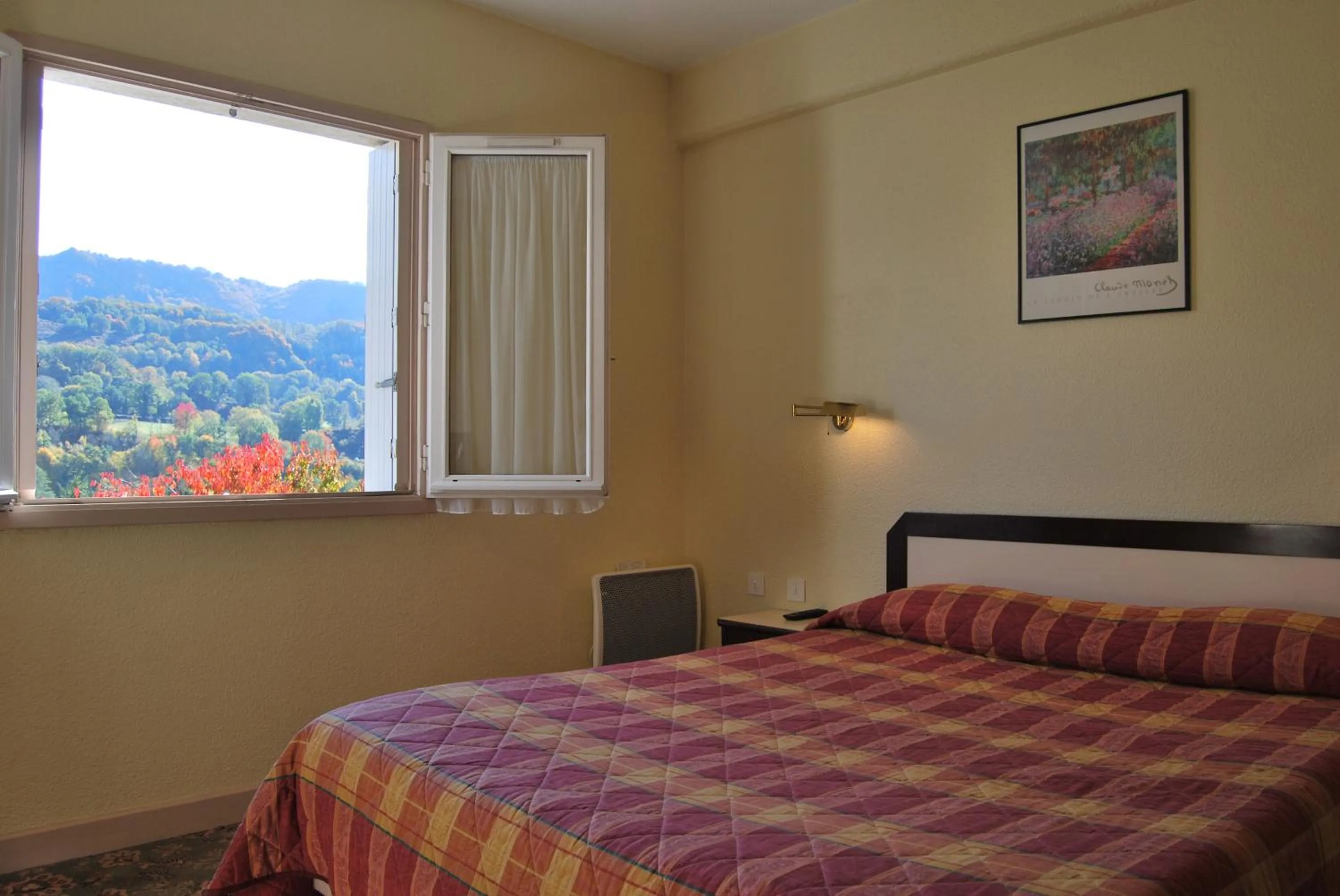 Bedroom in Family Hotel