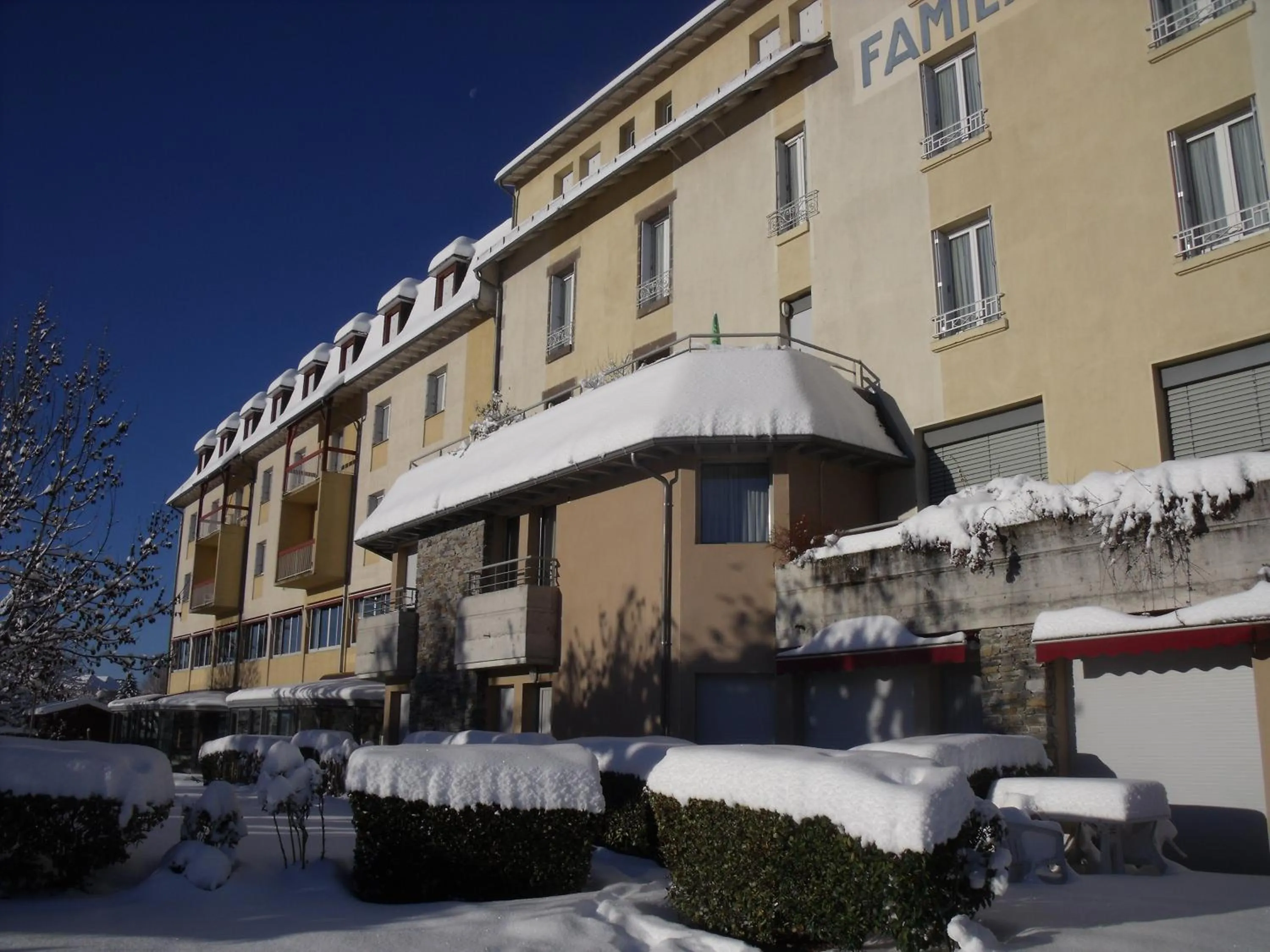Facade/entrance in Family Hotel