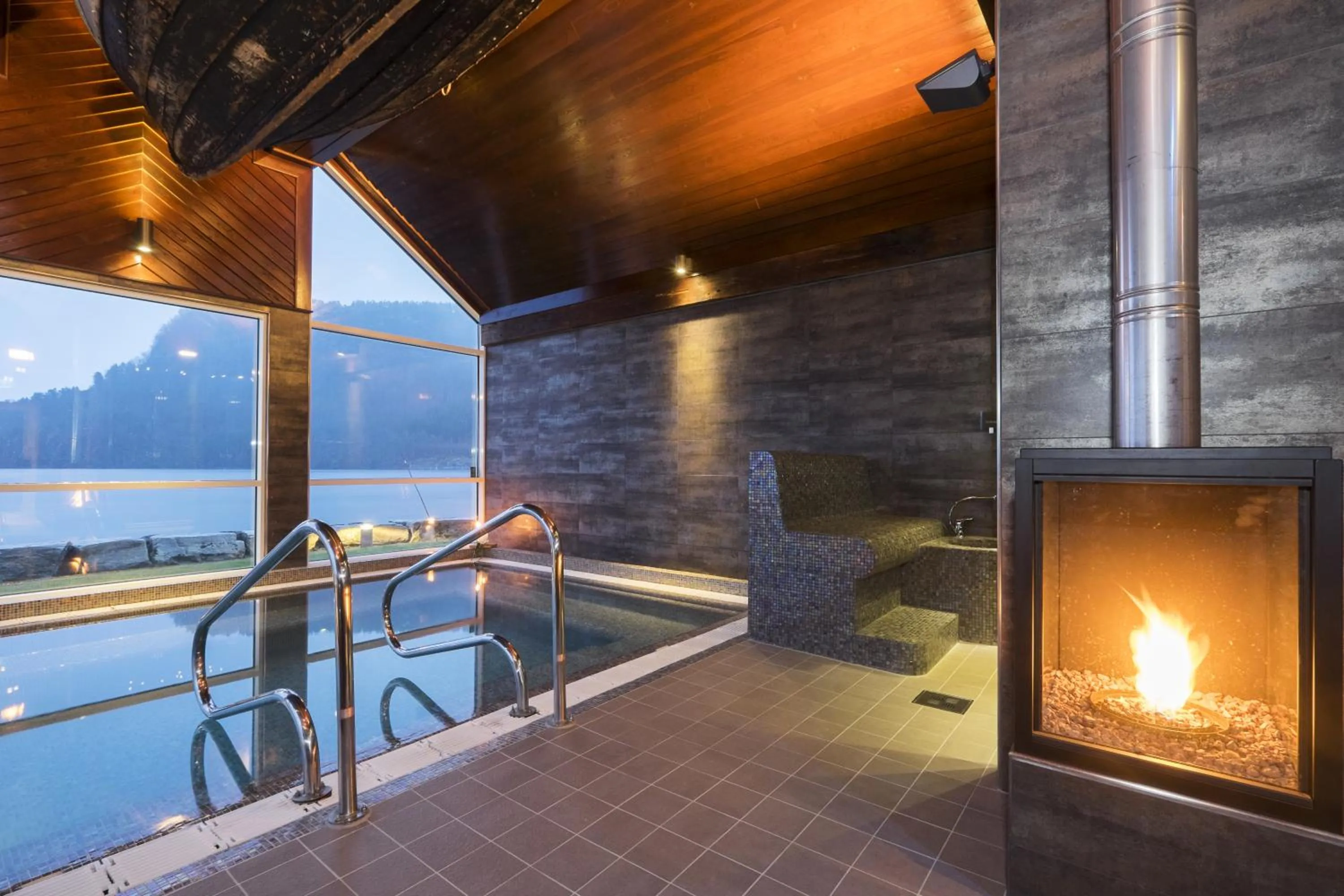 Swimming pool in Angvik Gamle Handelssted - by Classic Norway Hotels