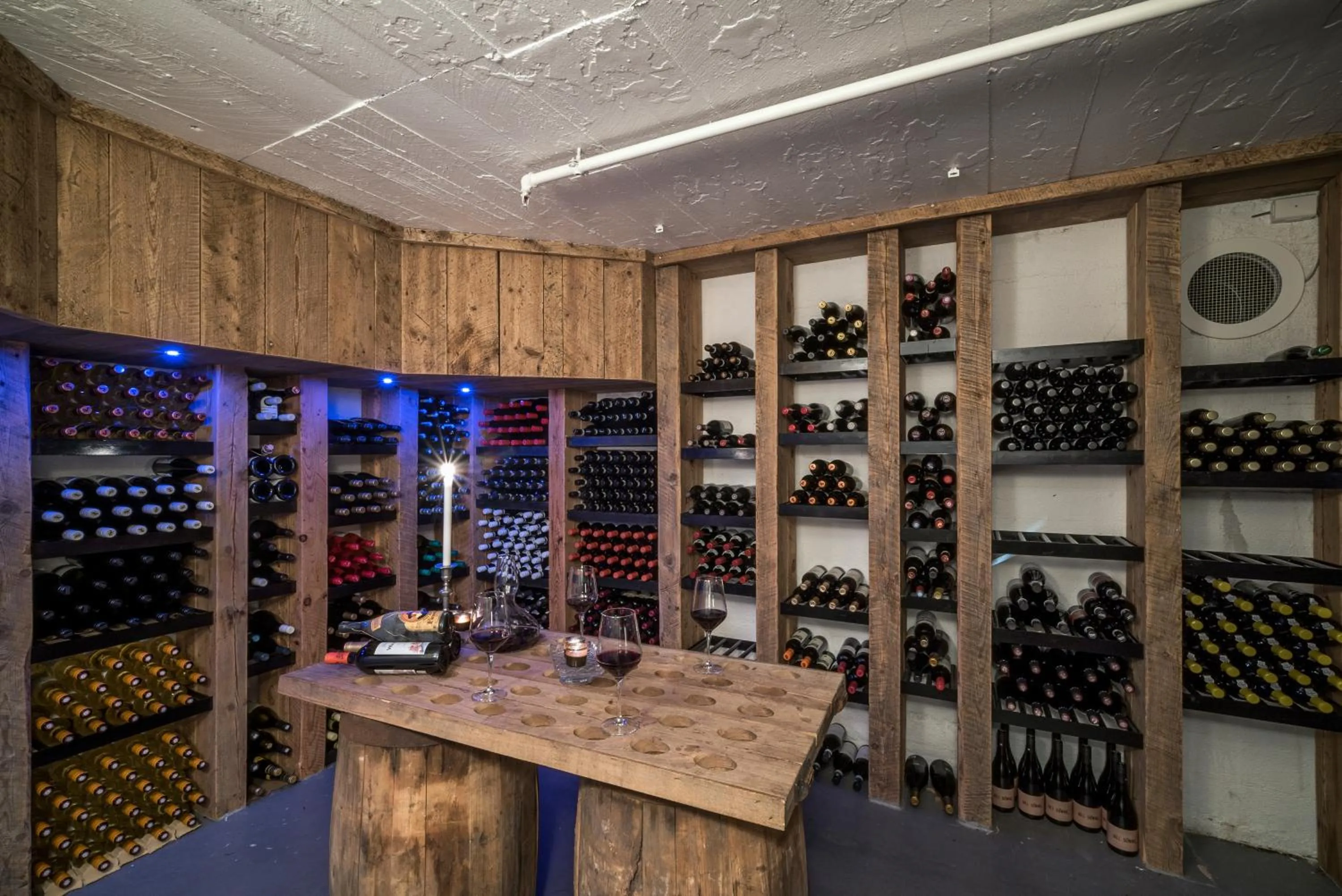 Drinks in Angvik Gamle Handelssted - by Classic Norway Hotels