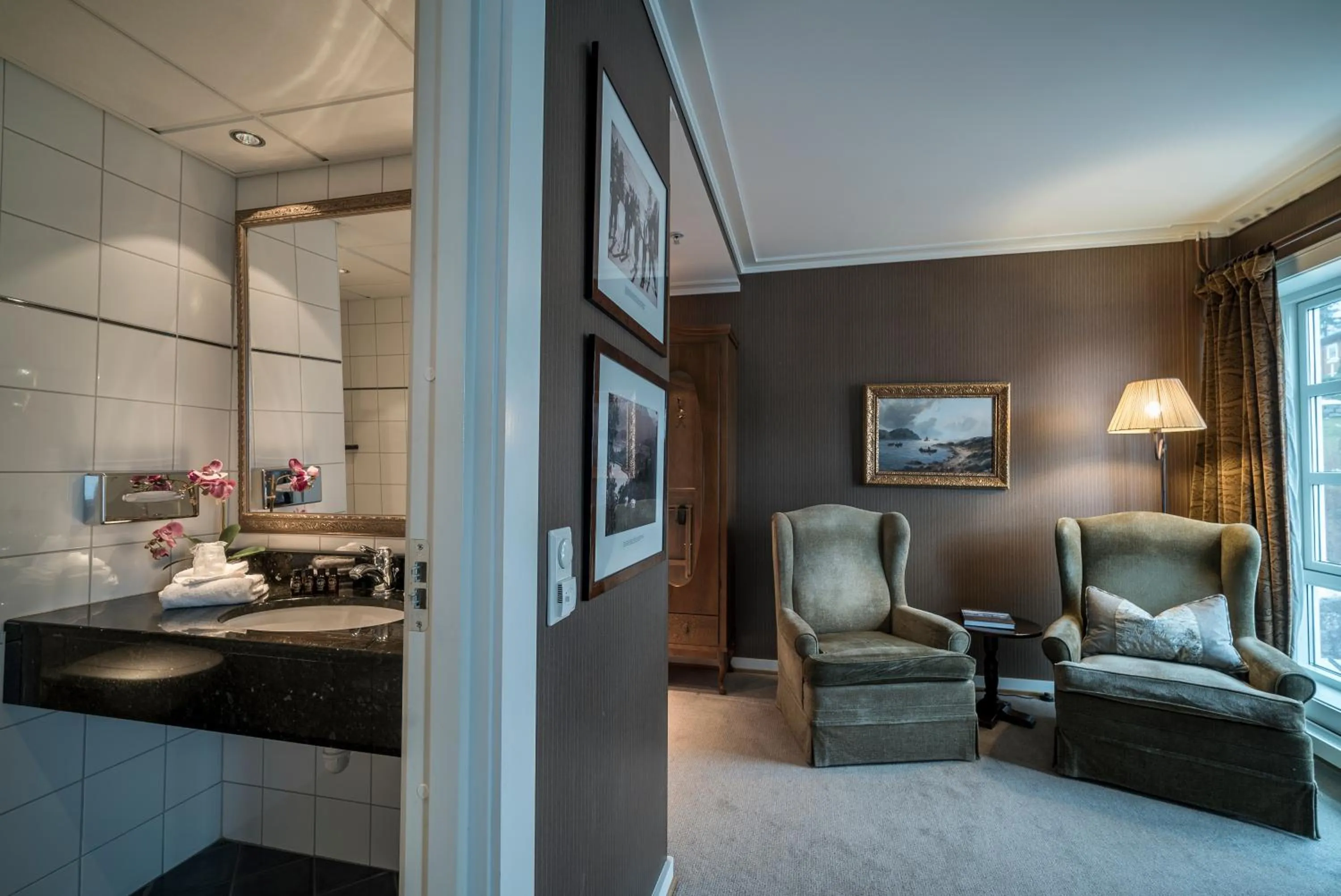 Seating area in Angvik Gamle Handelssted - by Classic Norway Hotels