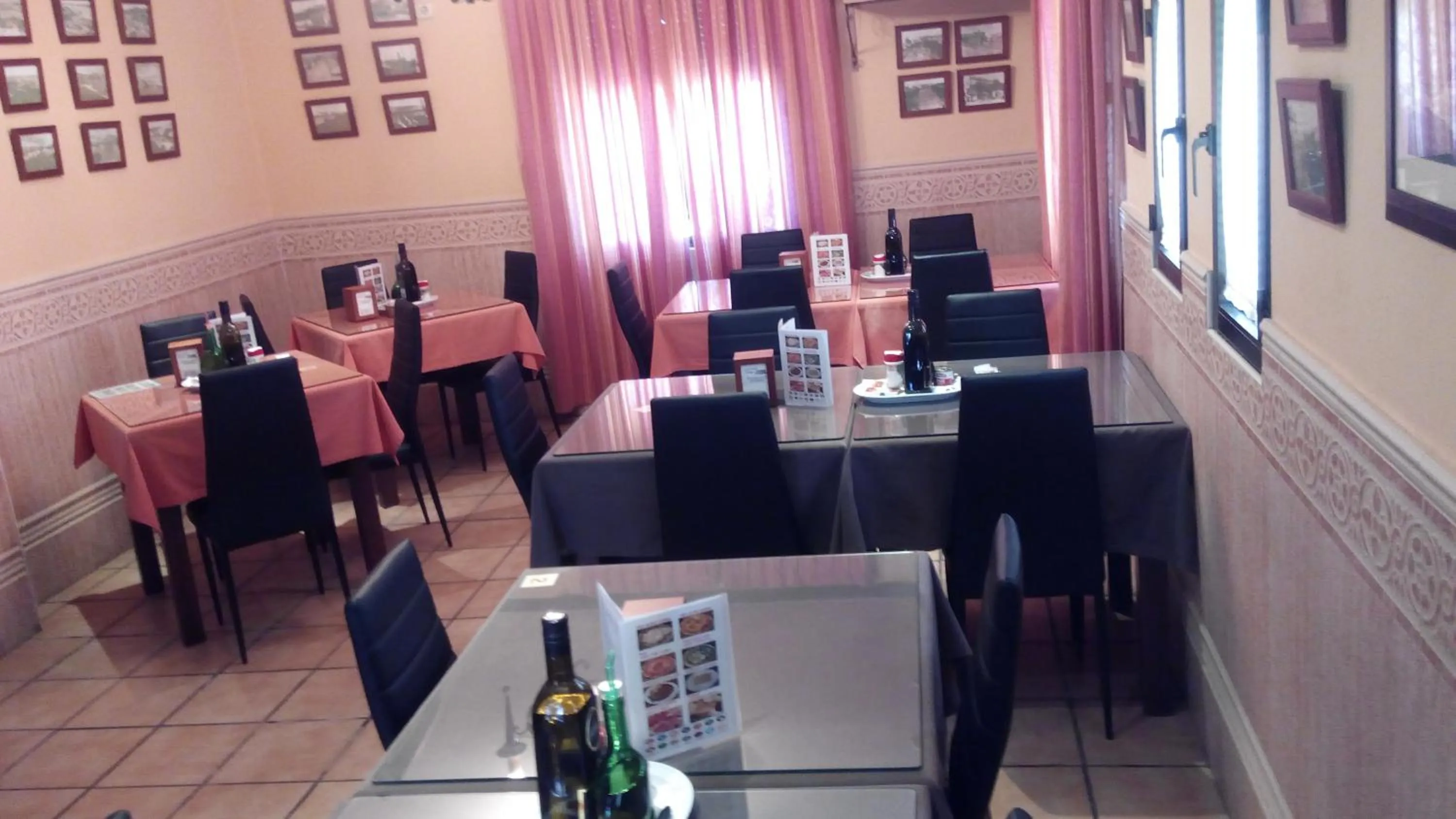 Communal lounge/ TV room in Hotel Riavela