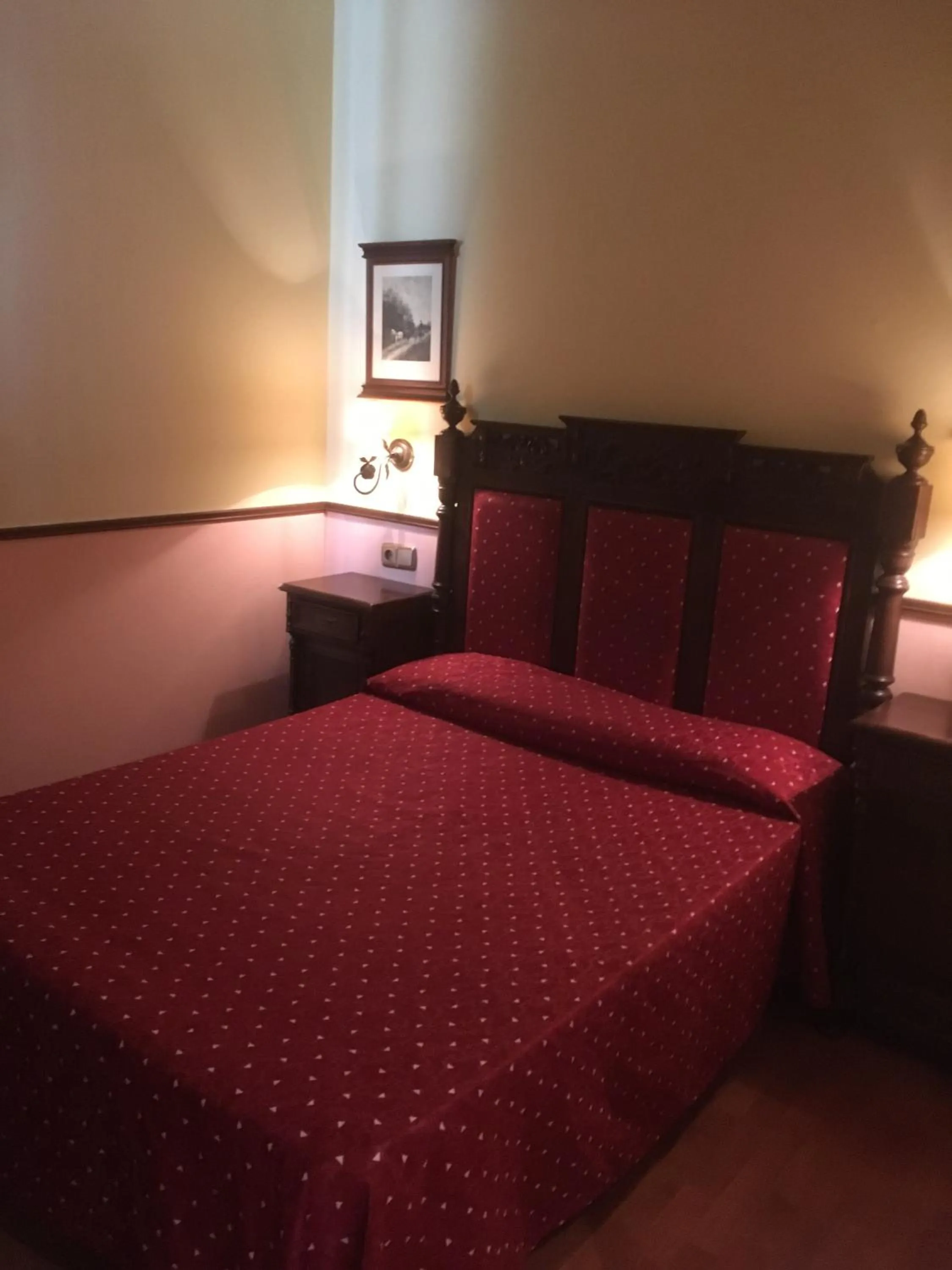 Decorative detail, Bed in Hotel El Cisne