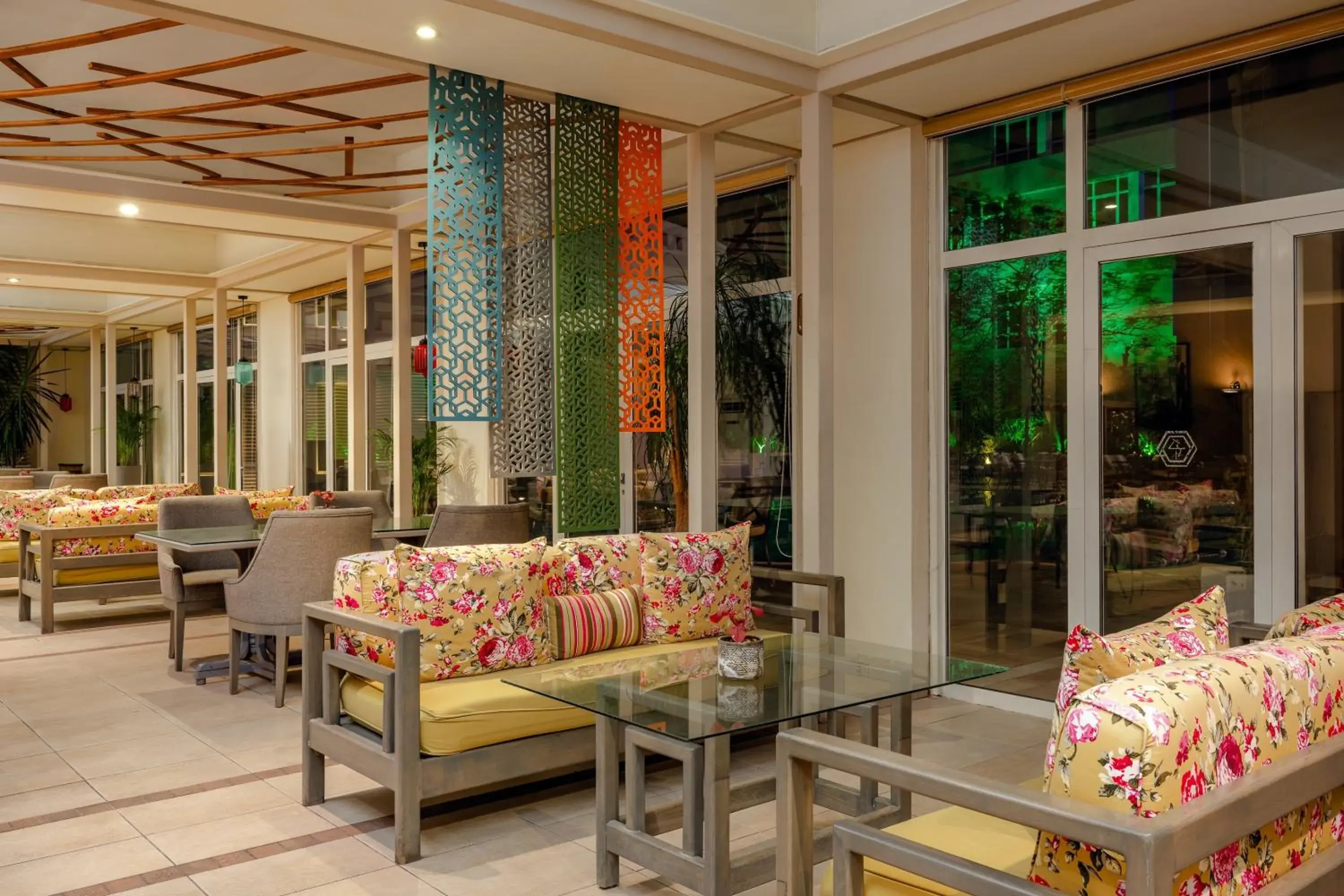 Restaurant/places to eat in Carlton Al Moaibed Hotel Restaurant/places to eat in Carlton Al Moaibed Hotel