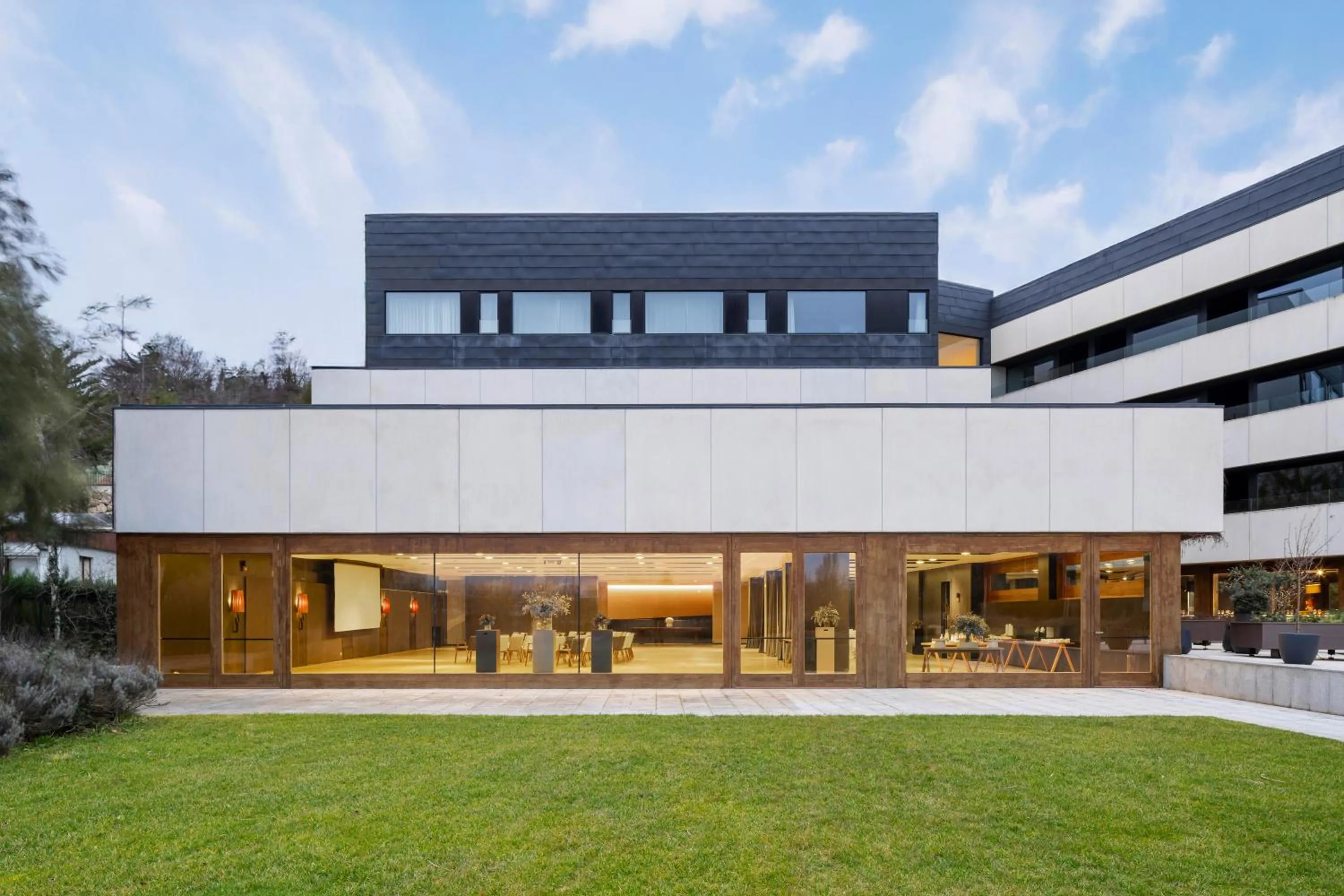 Facade/entrance in Eurostars Pamplona