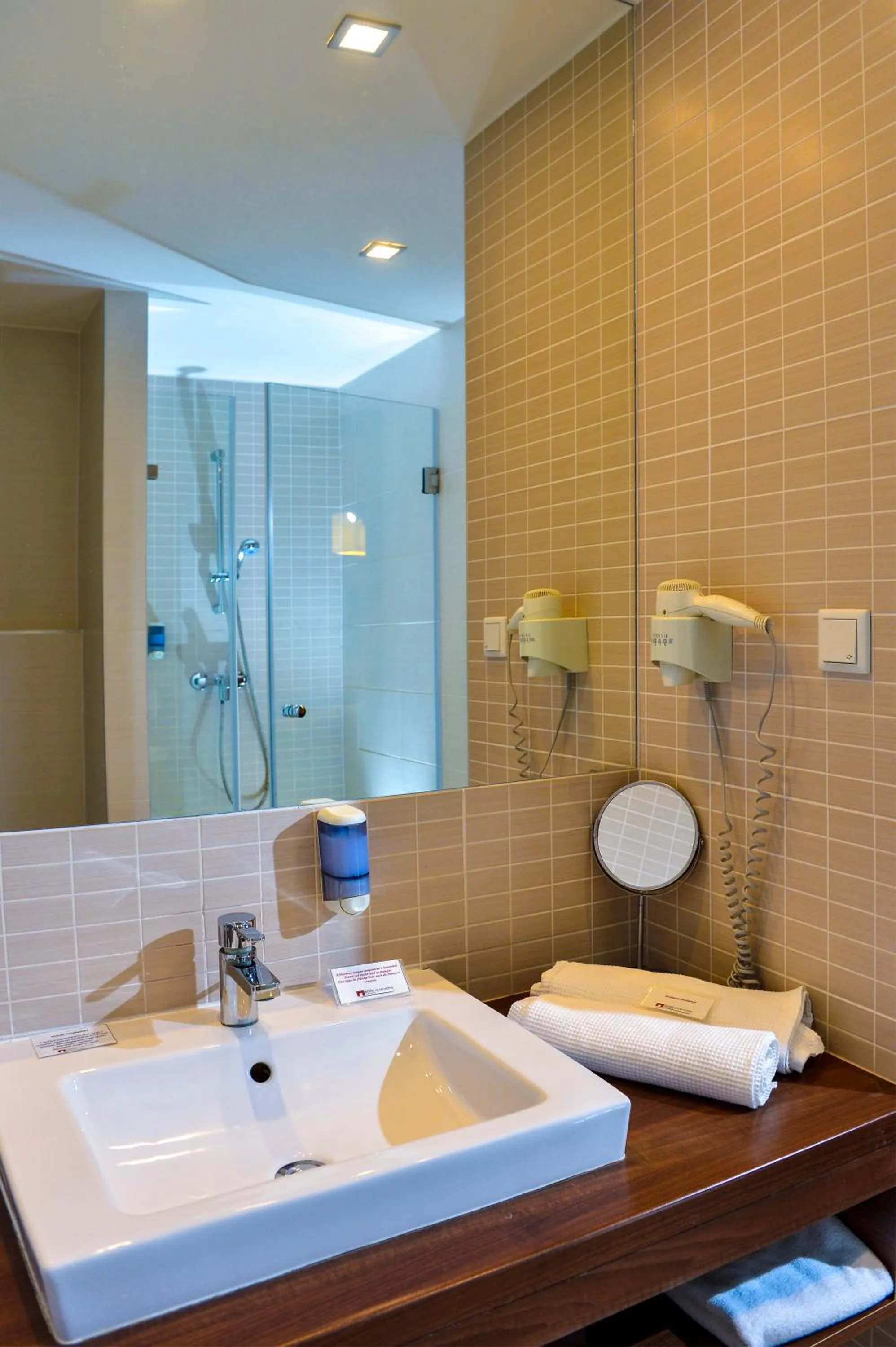 Bathroom in Royal Club Hotel