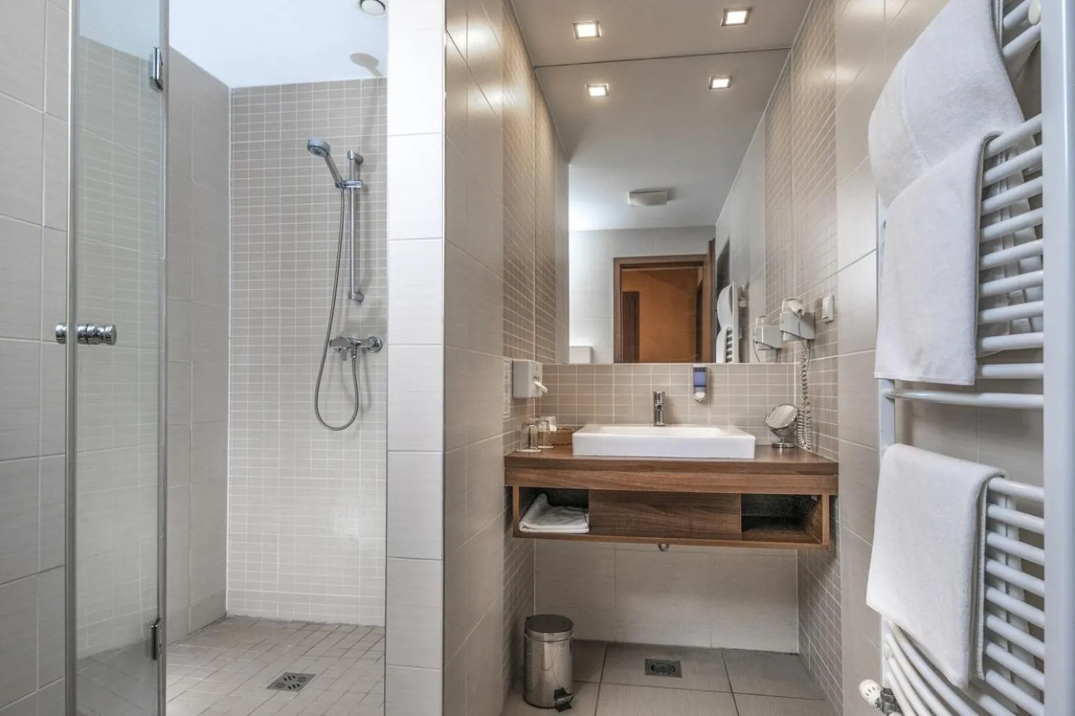 Shower in Royal Club Hotel