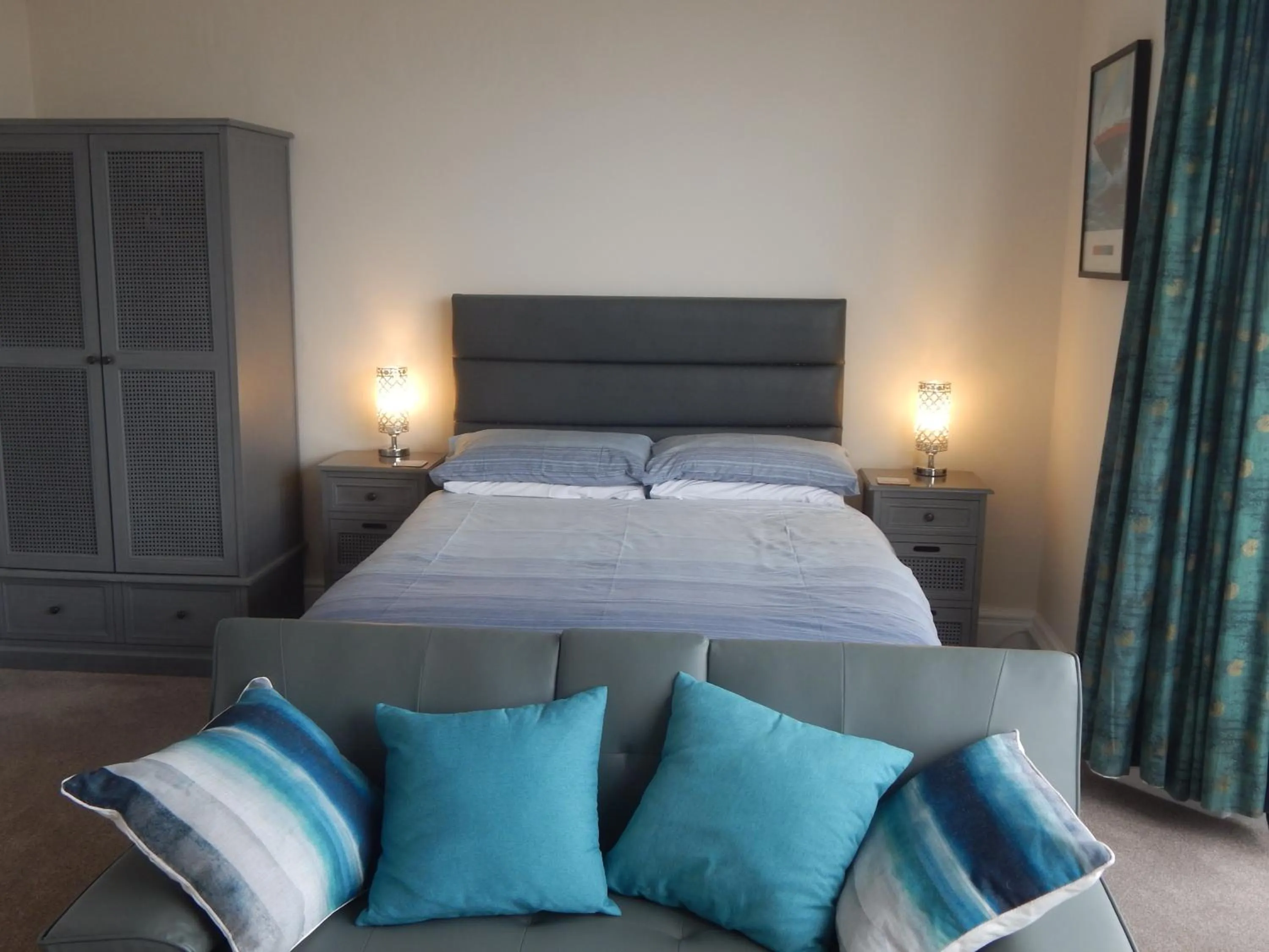 Bed in The Garfield Guest House