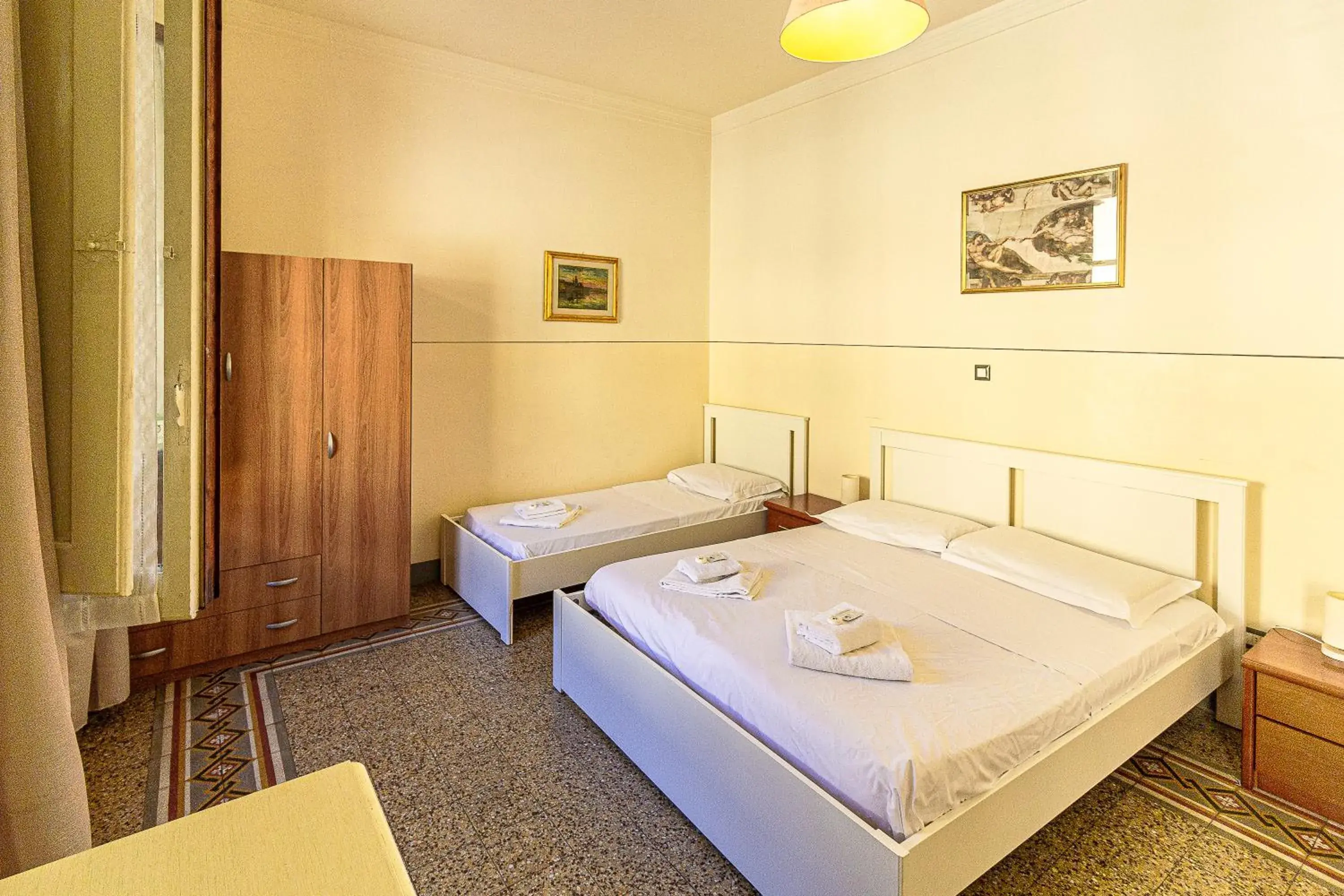 Triple Room with Shared Bathroom in Soggiorno Primavera Triple Room with Shared Bathroom in Soggiorno Primavera
