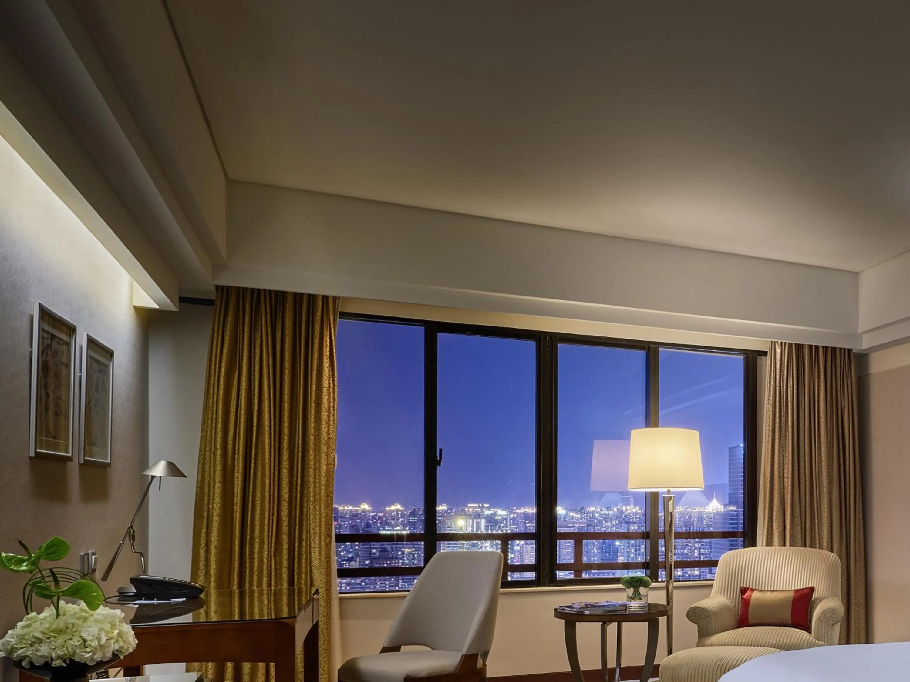 Bed in The Portman Ritz-Carlton Shanghai - Prime Shanghai hub for elite travelers